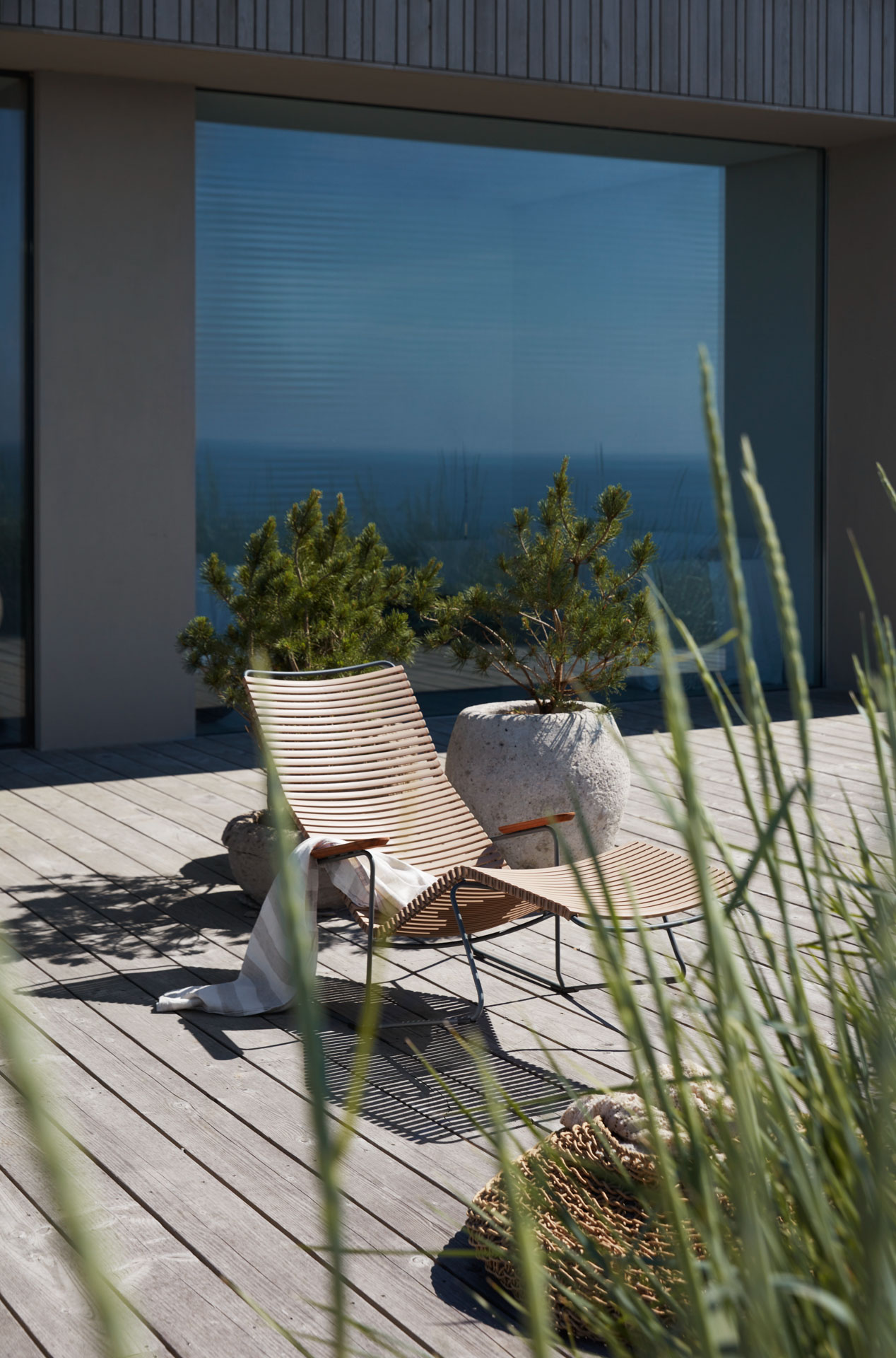 Houe // CLICK Sunrocker - garden lounger, pigeon blue