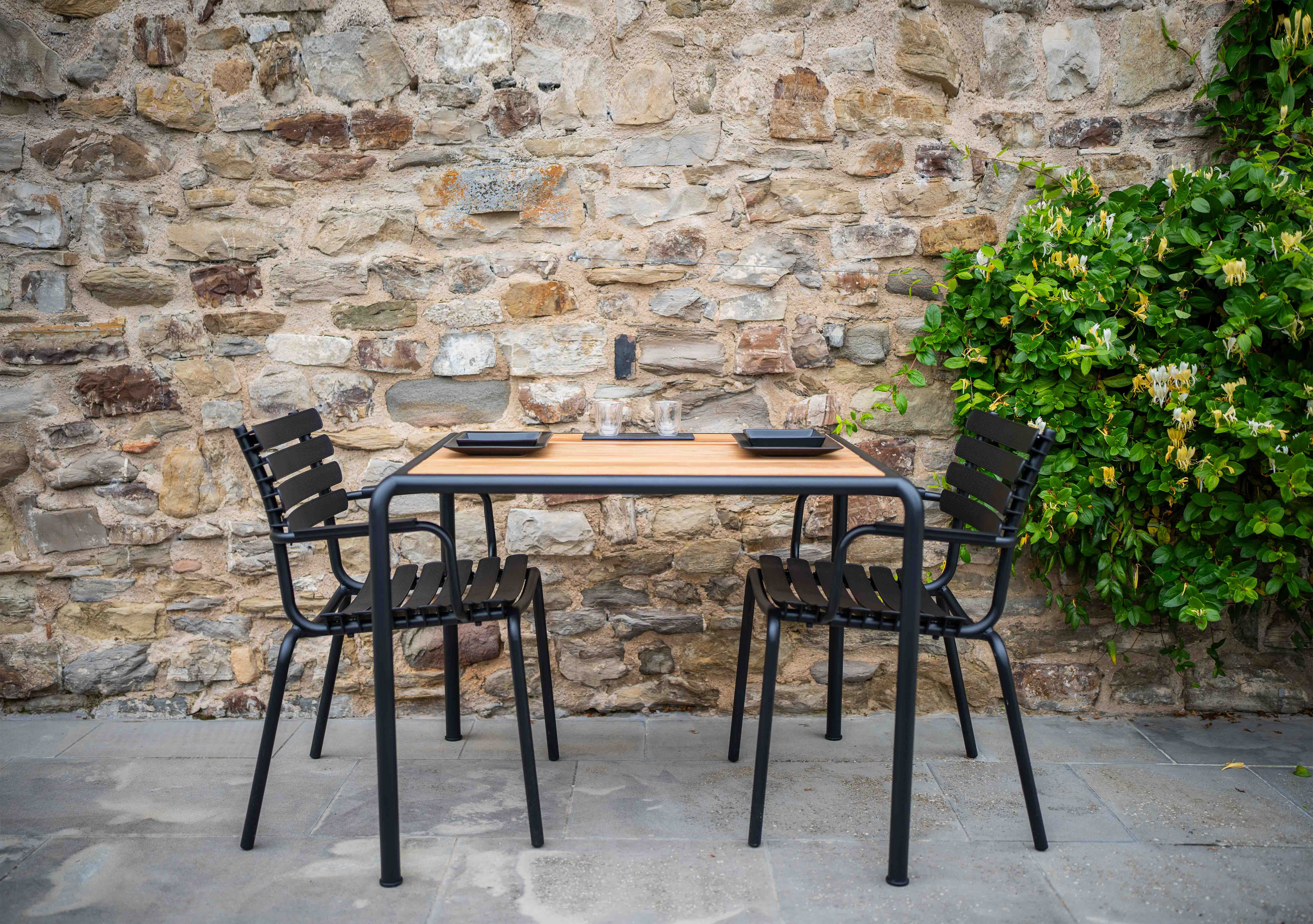 Houe // AVANTI Bench - Garden bench, 130cm, seat ash, frame black