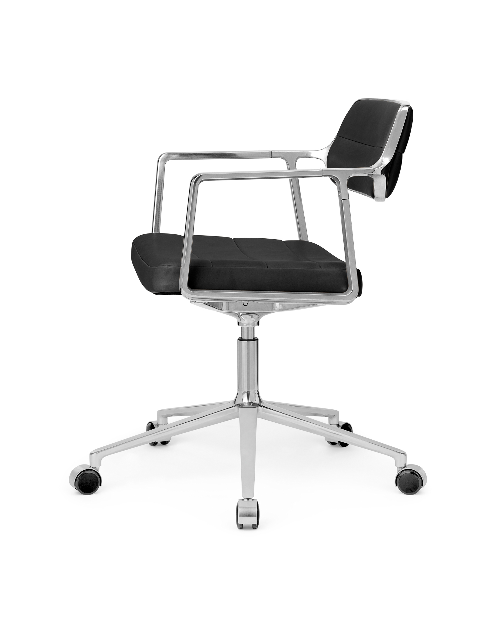 VIPP 453 // SWIVEL CHAIR WITH CASTORS - POL. FRAME, BLACK LEATHER