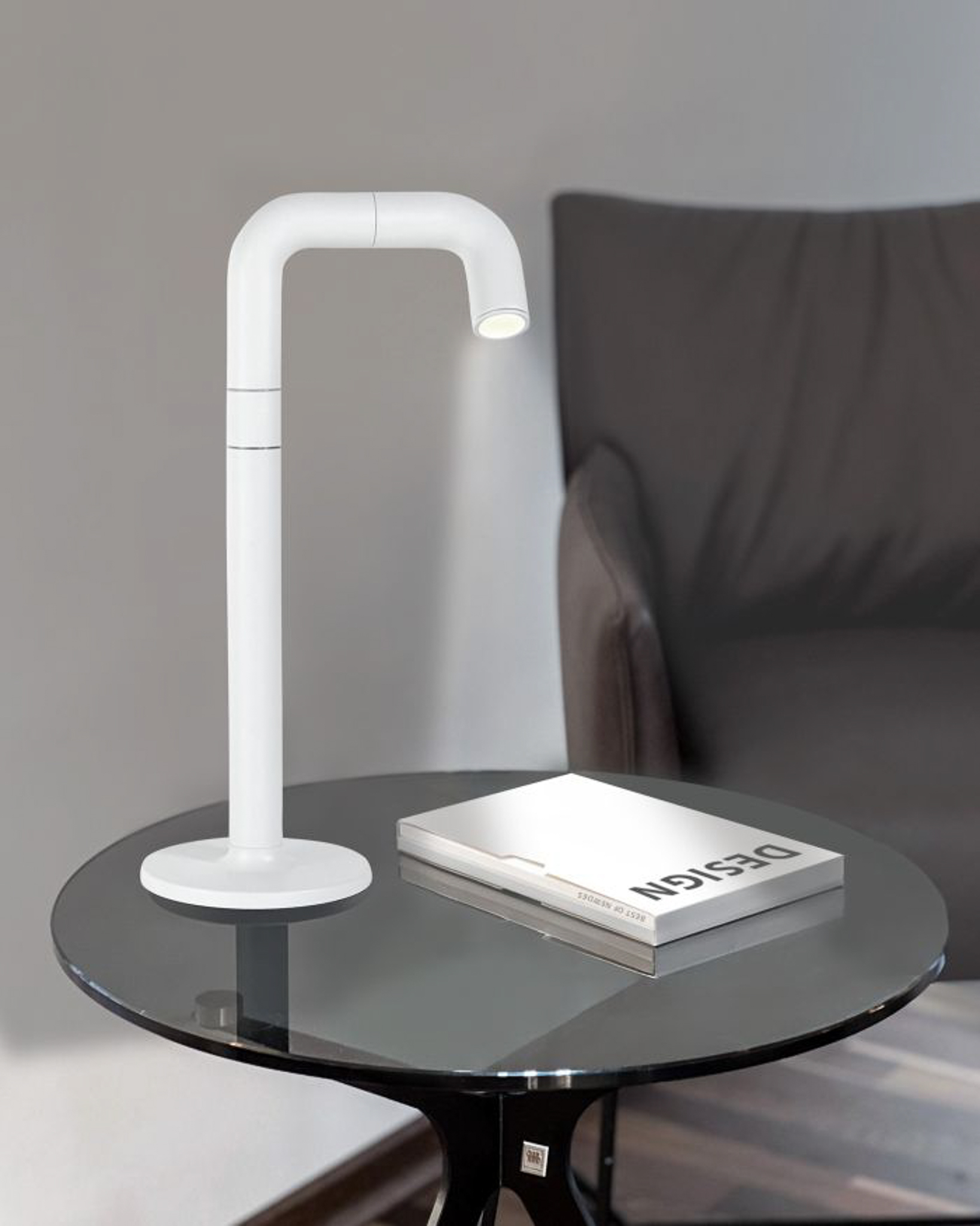 NEWDES // PIPE T - BATTERY TABLE LAMP | WHITE | 38CM