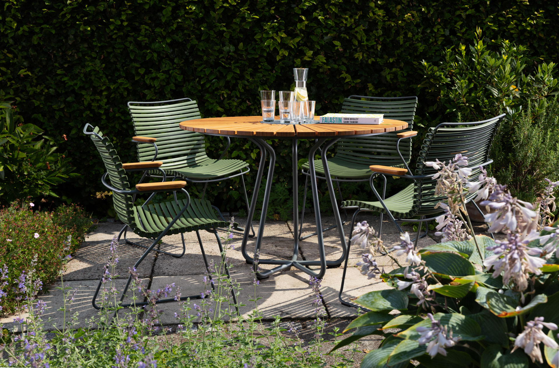 Houe // CLICK Dining Chair - garden chair with armrest, olive green