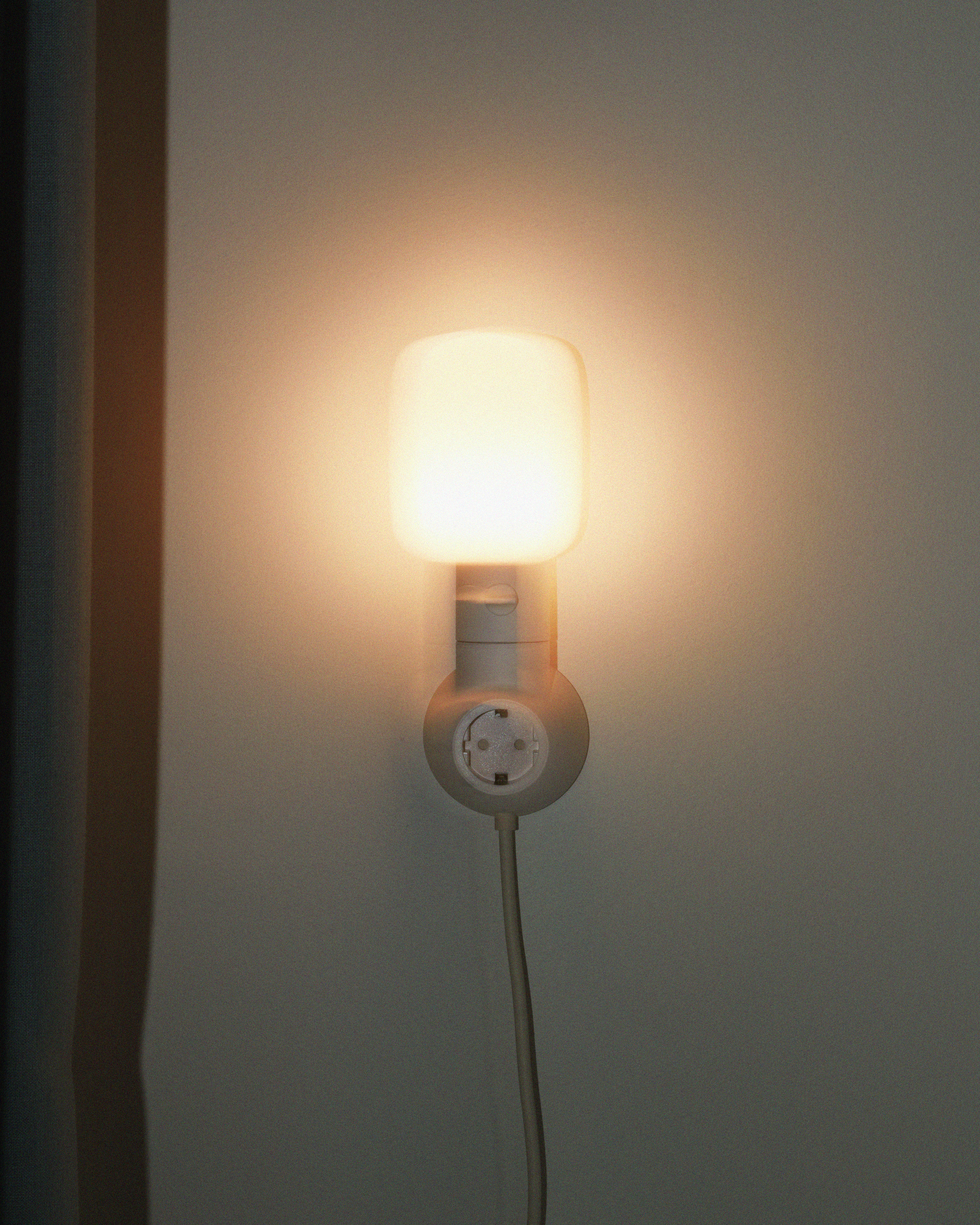 PEDESTAL // PLUG-IN-LAMP | PEARL