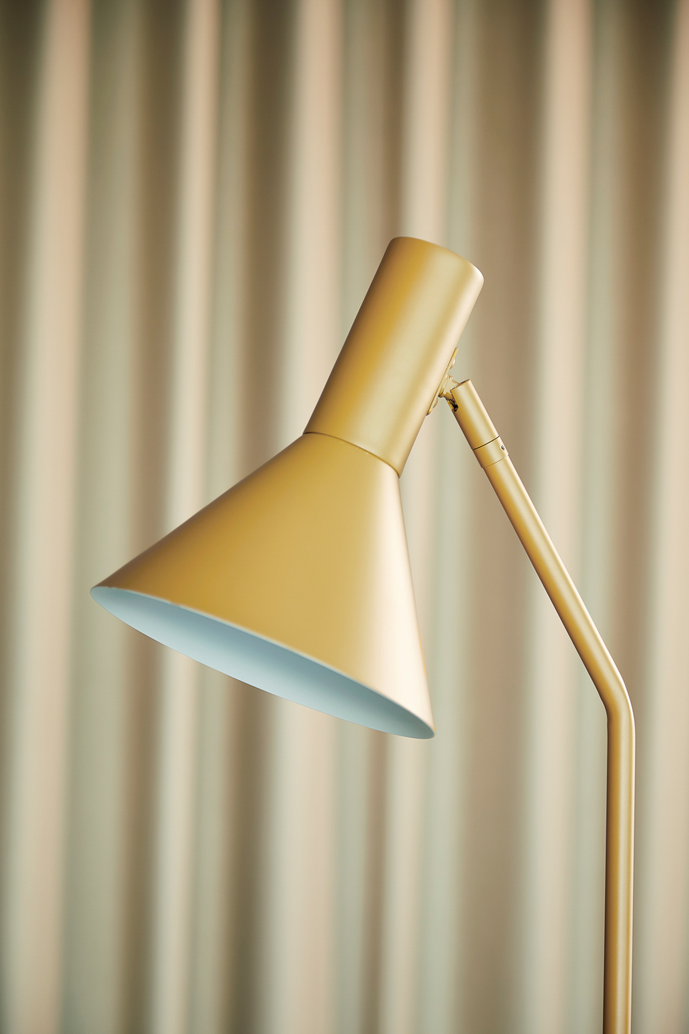 FRANDSEN // LYSS FLOOR LAMP EU - STEHLEUCHTE | MATT ALMOND