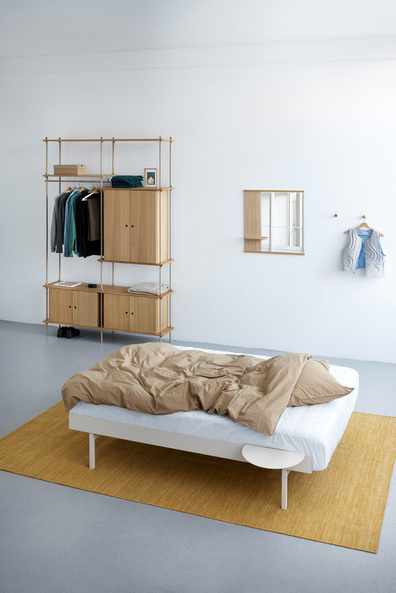 MOEBE // BETT 160 CM  (TALL) - SAND | LATTENROST | 1 x ABLAGE