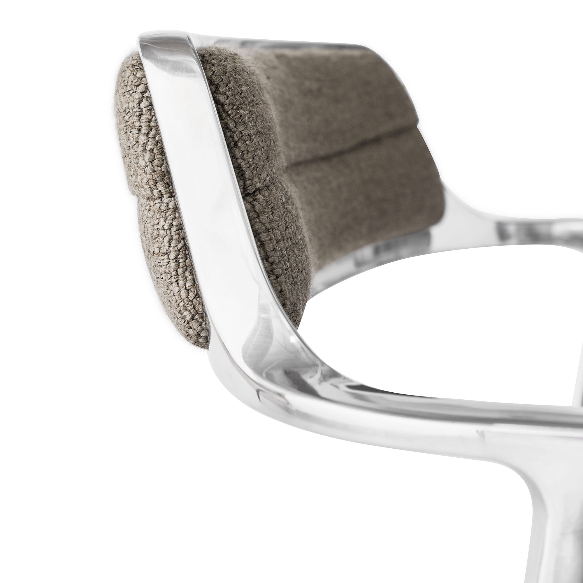 VIPP 452 // SWIVEL CHAIR - SAND TEXTILE, POLISHED FRAME, CASTORS