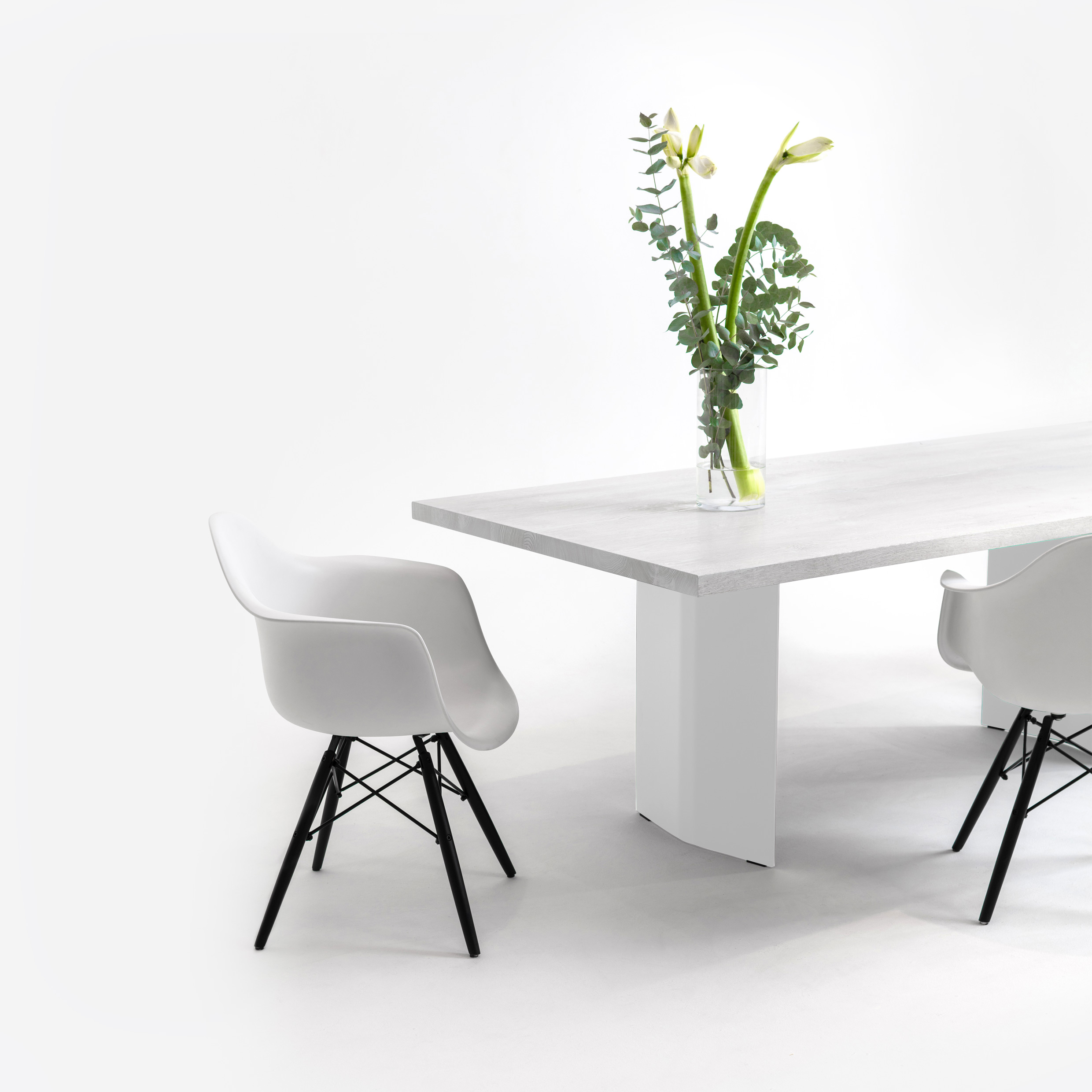 FORM EXCLUSIVE // FYNN - DINING TABLE | GERMAN OAK | WHITE OILED - 220CM X 100CM X 4CM - SINGLE WHITE