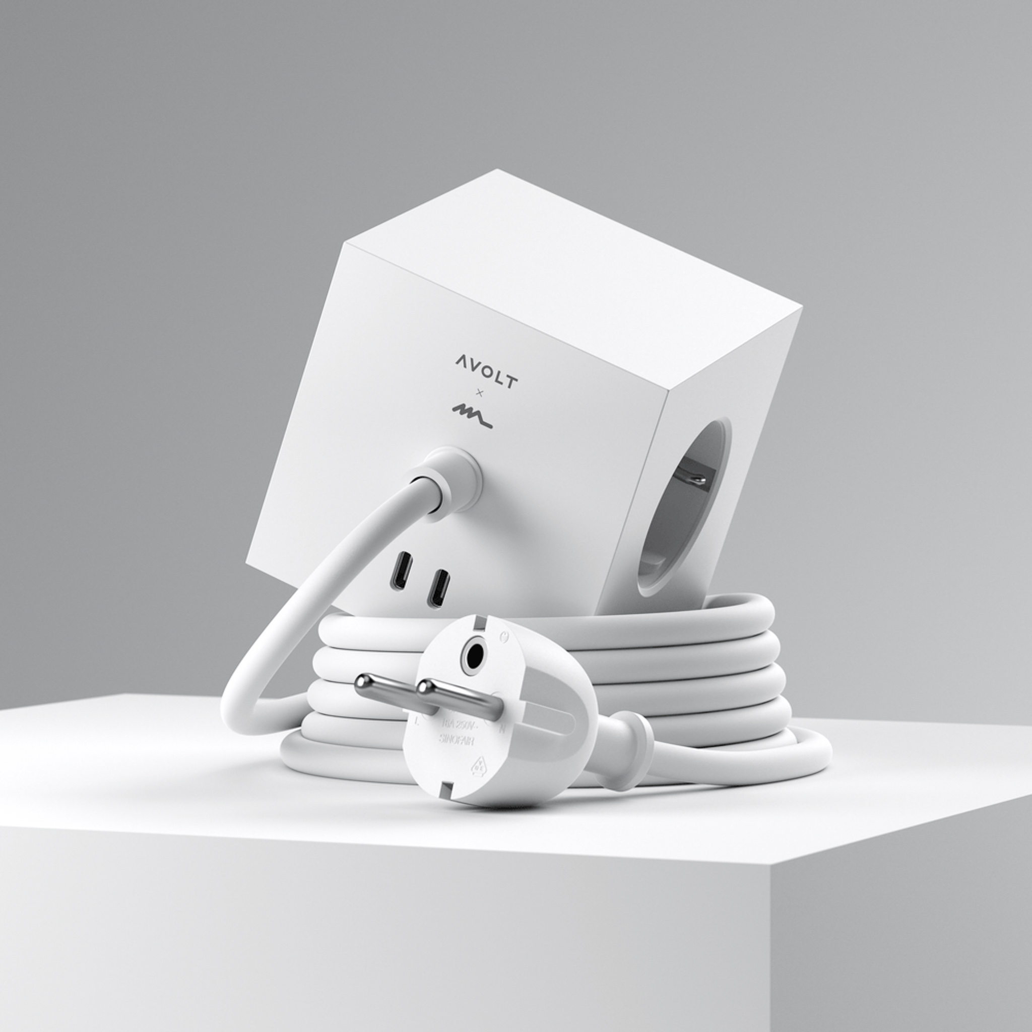 AVOLT // SQUARE 1 - STECKDOSENADAPTER USB-C MAGNET 3M |LIMITED EDITION XMARTINELLI OPAL WHITE | 3ER-SET