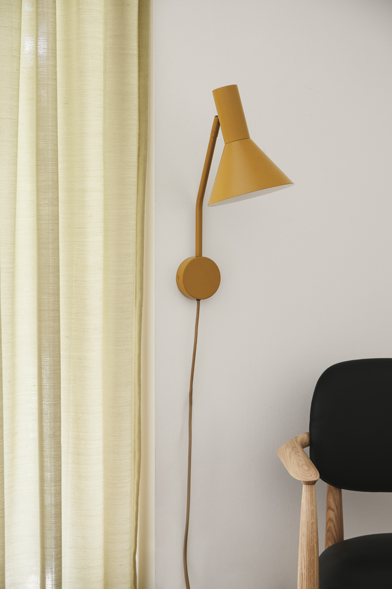 FRANDSEN // LYSS WALL LAMP EU - MATT ALMOND