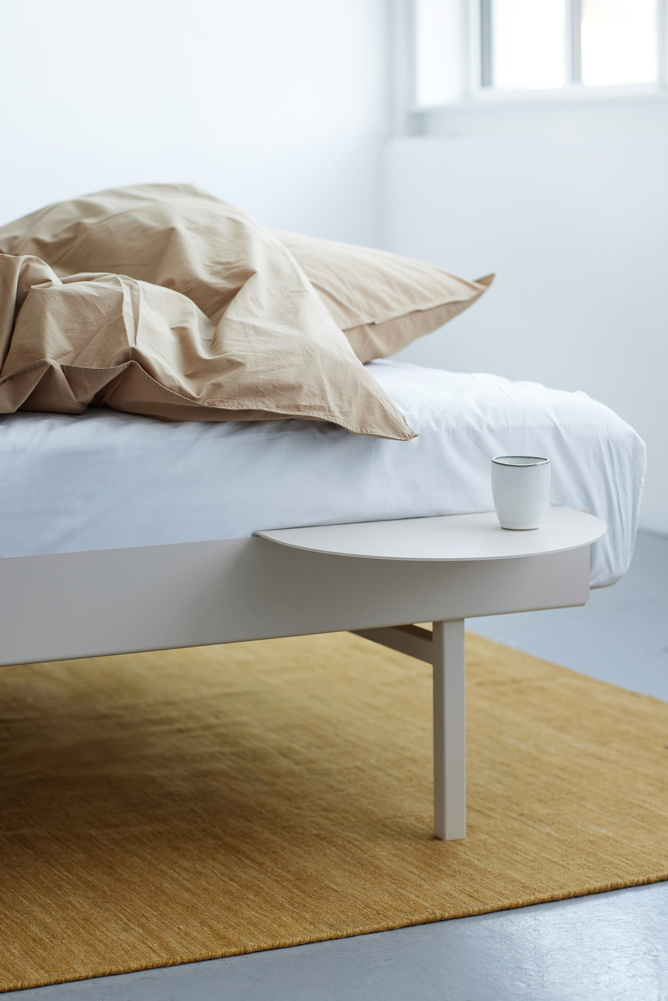 MOEBE // BED 180 CM  (TALL) - SAND | WITH SLATS | NO SIDE TABLE