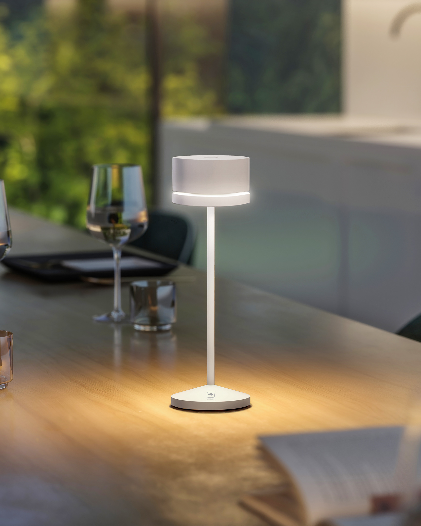 LEONARDO // MONZA - BATTERY-POWERED TABLE LAMP | WHITE