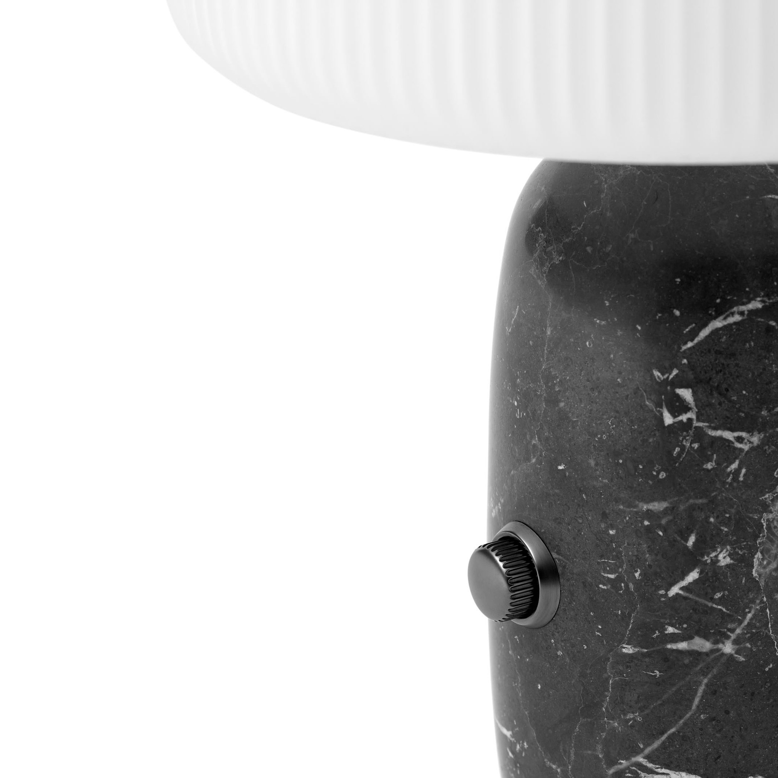VIPP // SCULPTURE TABLE LAMP SMALL - TISCHLAMPE | SCHWARZ