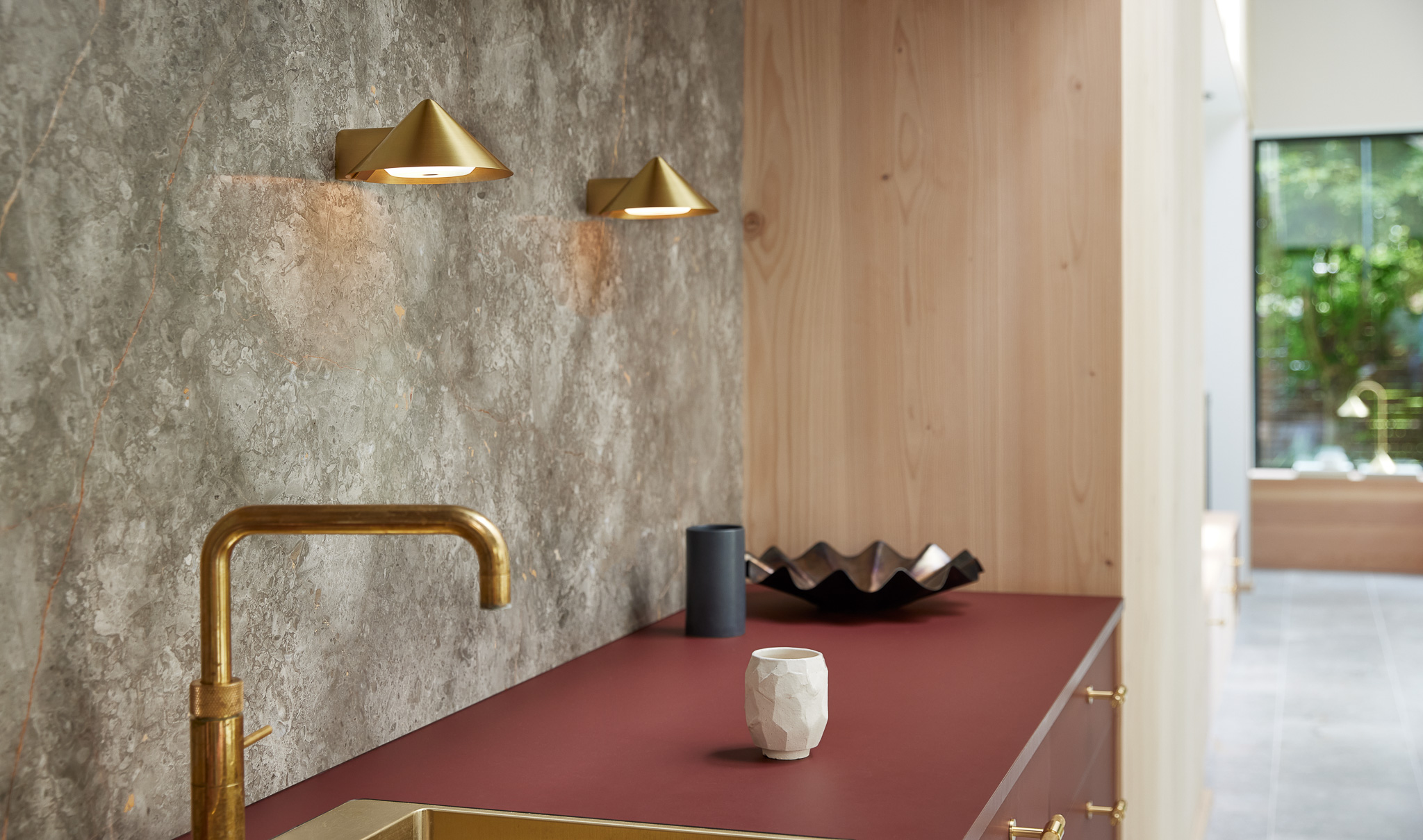 FRANDSEN // GRASP WALL - SOLID BRASS