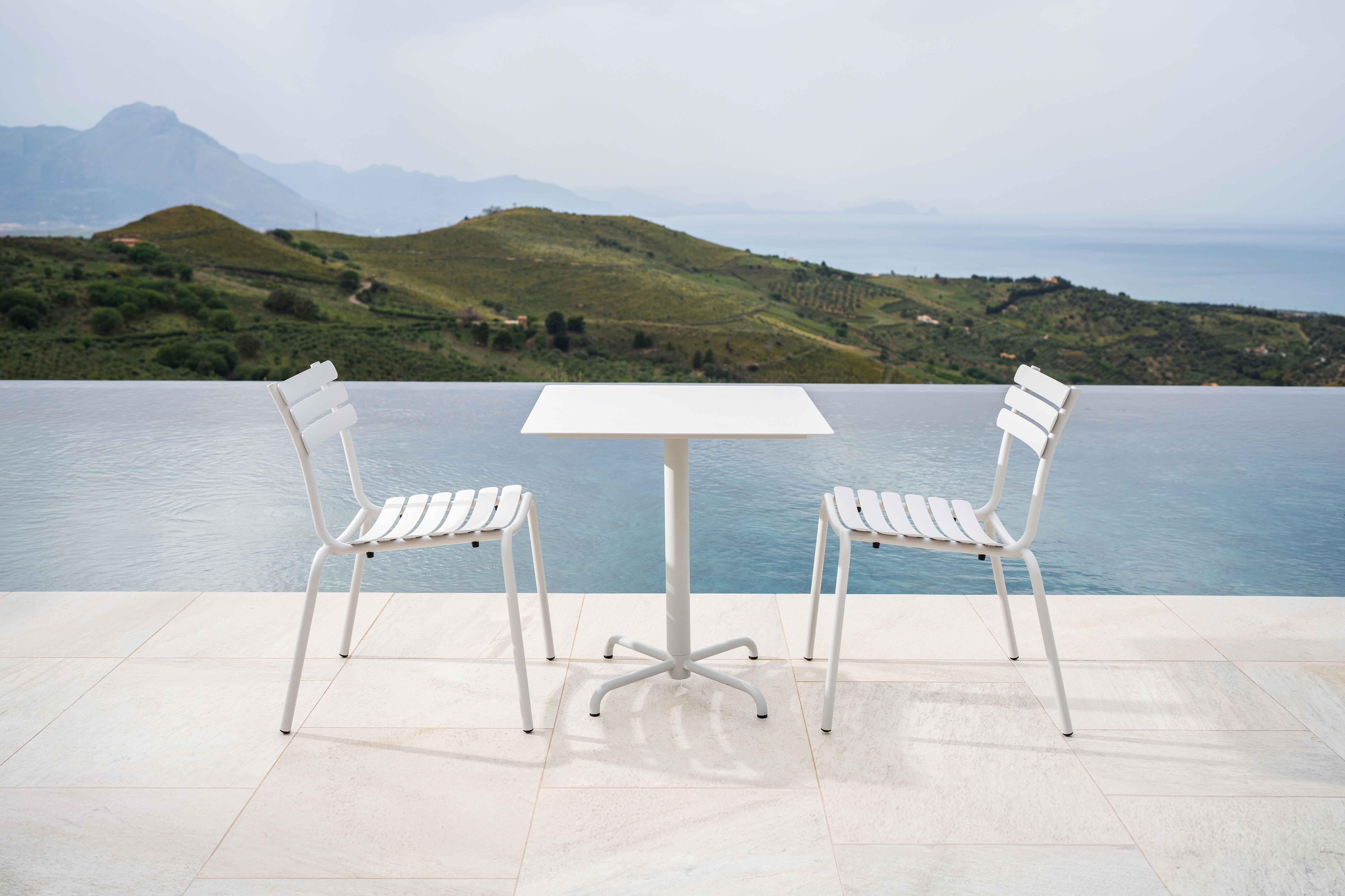 Houe // PICO Café Table - Bistrotisch, Sternfuß, 70x70cm, Ice Blue