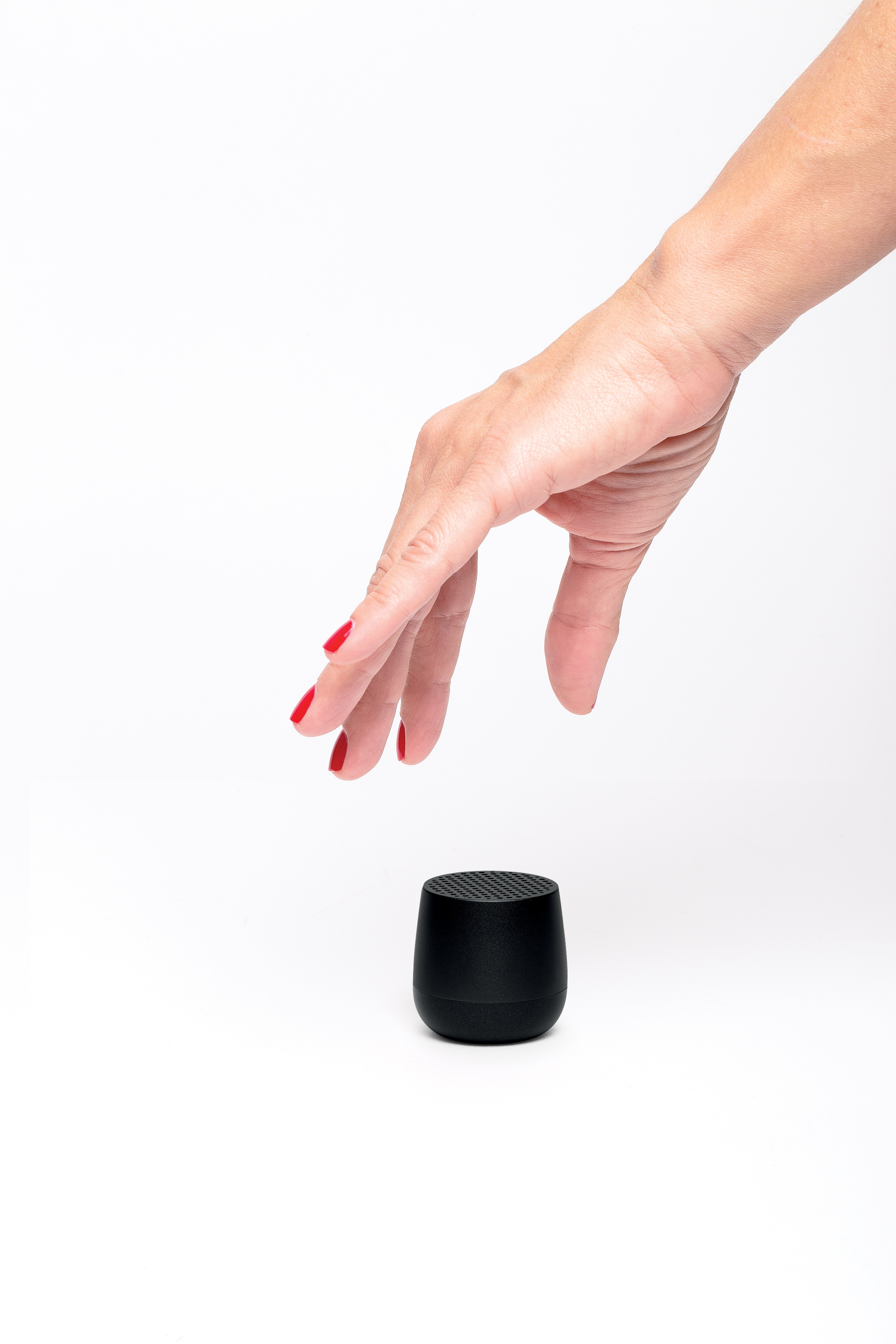 LEXON DESIGN // MINO+ - BLUETOOTH SPEAKER | BLACK