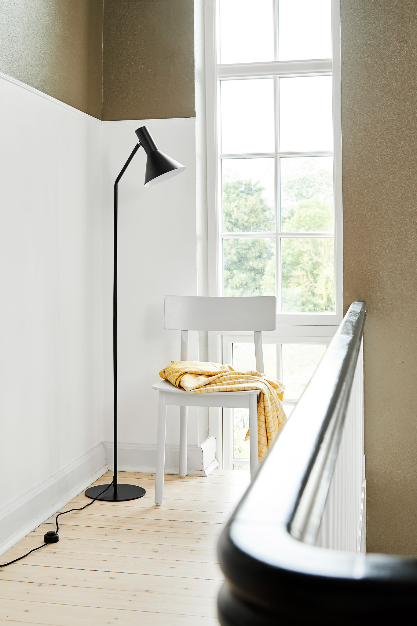 FRANDSEN // LYSS FLOOR LAMP EU - MATT BLACK