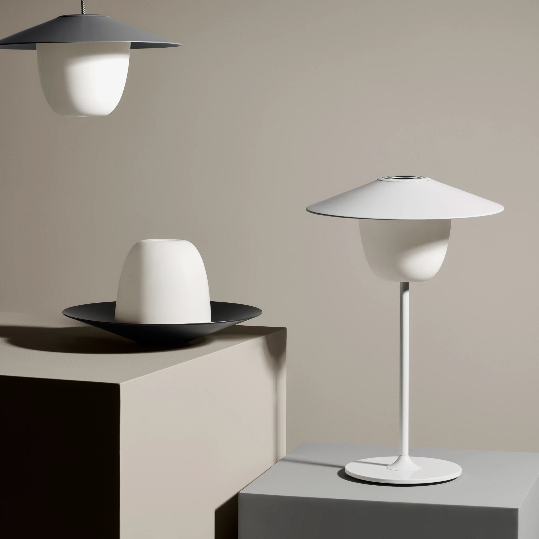 BLOMUS // ANI LAMP - MOBILE LED TABLE LAMP | WARM GRAY