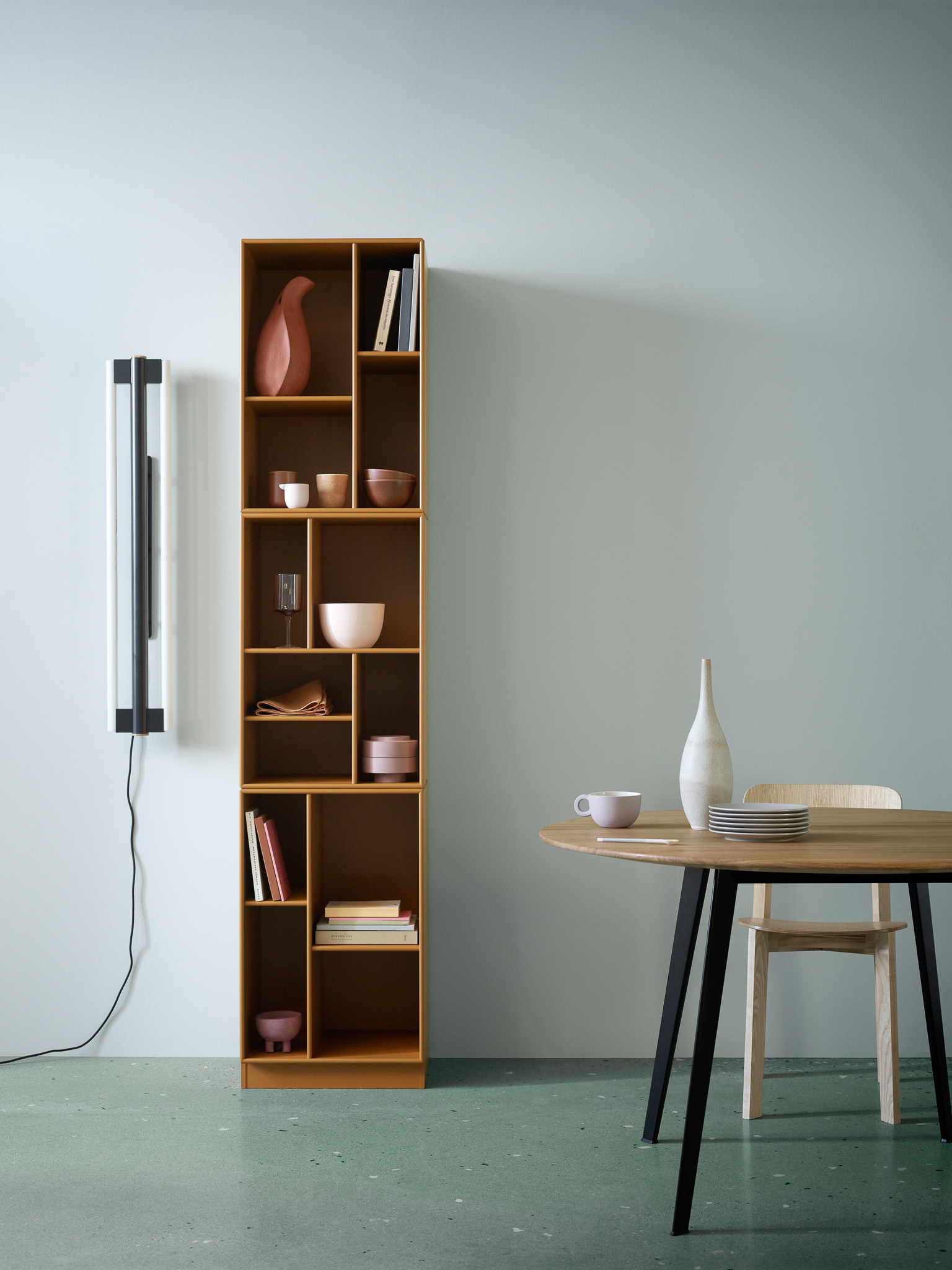 MONTANA // LOOM - TALL BOOKSHELF | 101 NEW WHITE | FLOATING