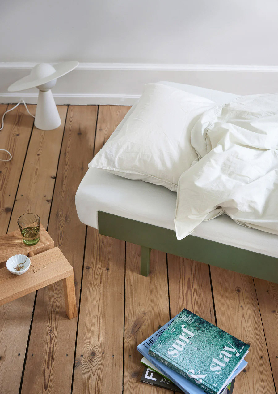 MOEBE // BED 180 CM (TALL) - PINE GREEN | WITH SLATS | 1x SIDE TABLE