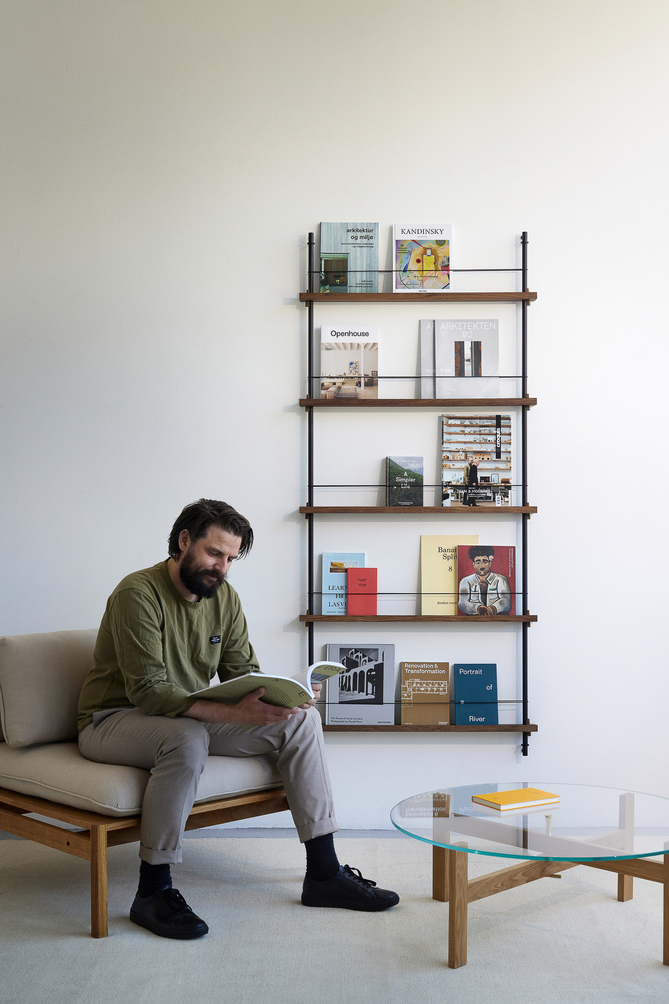 MOEBE // MAGAZINE SHELVING  - MS.180.2 | 180CM x 162CM |  OAK SHELVES |  WHITE LEGS