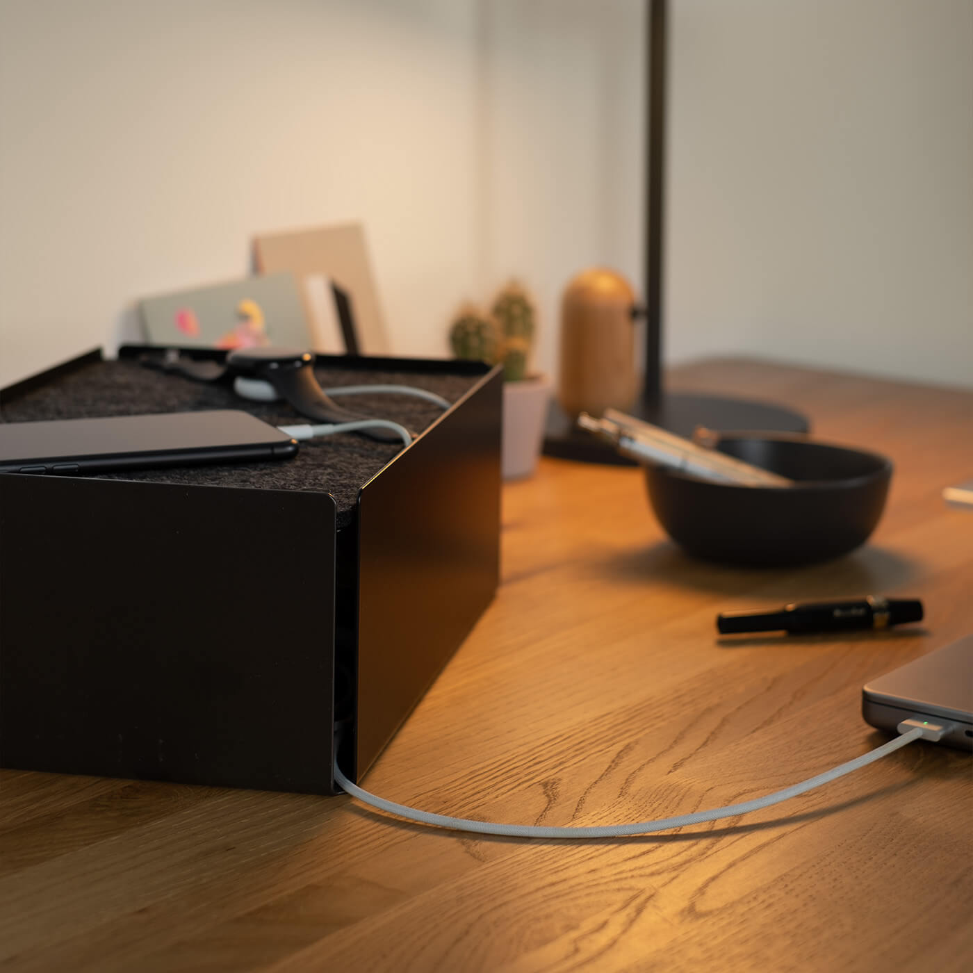 KONSTANTIN SLAWINSKI // CHARGE-BOX - BODY BLACK | FELT GREY