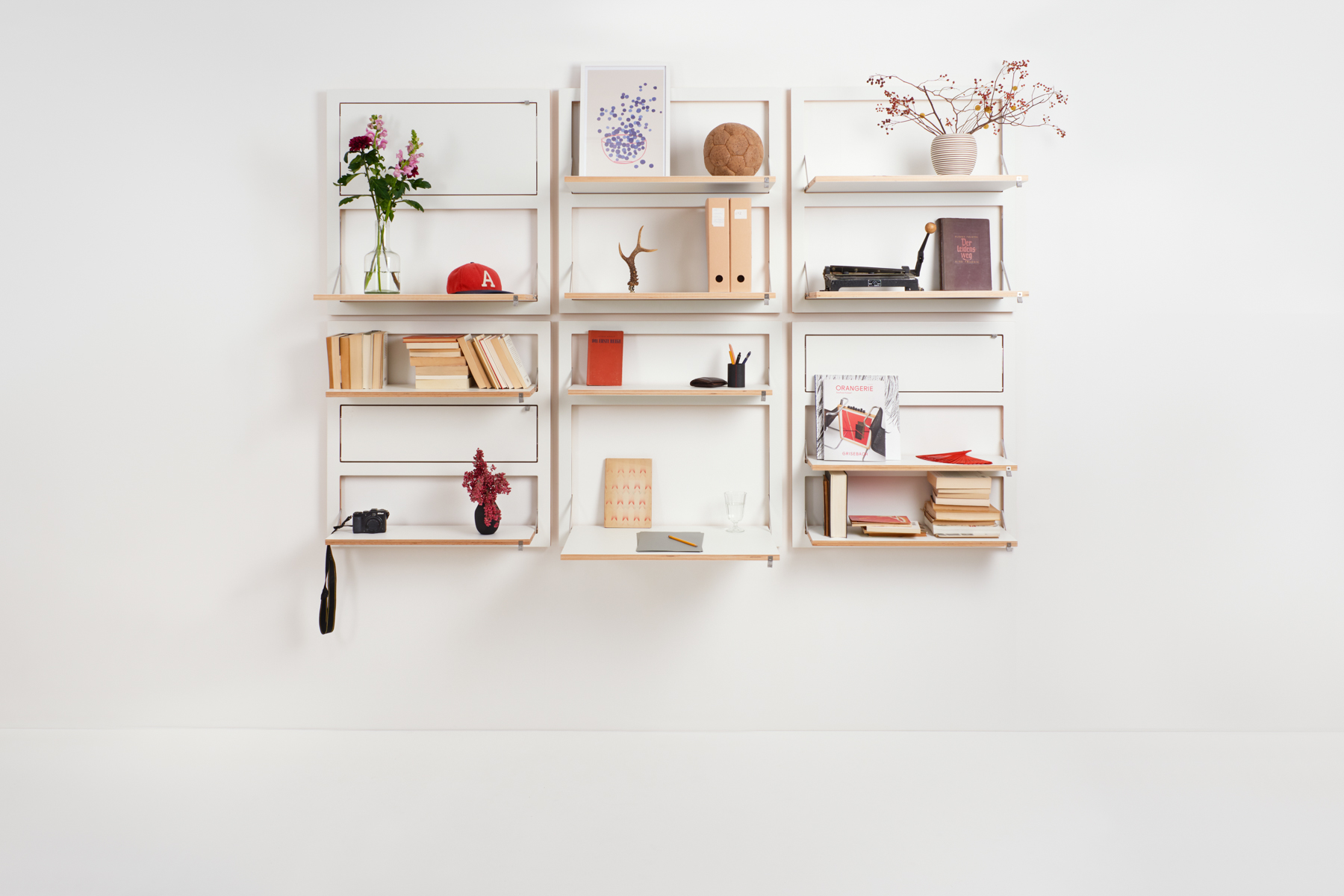 AMBIVALENZ // FLÄPPS - SHELF | 80X80-3 | WHITE