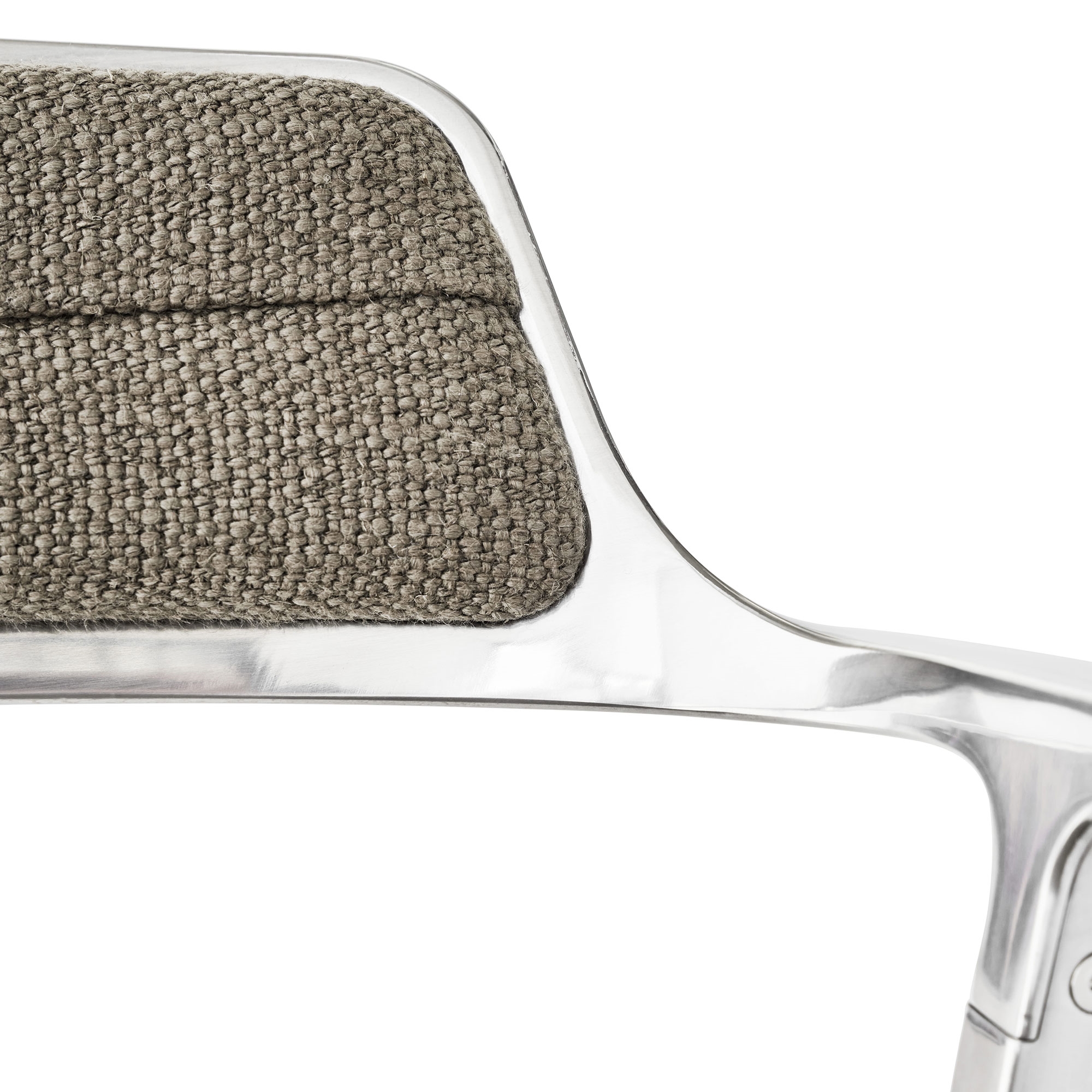 VIPP 452 // SWIVEL CHAIR - SAND TEXTILE, POLISHED FRAME, CASTORS