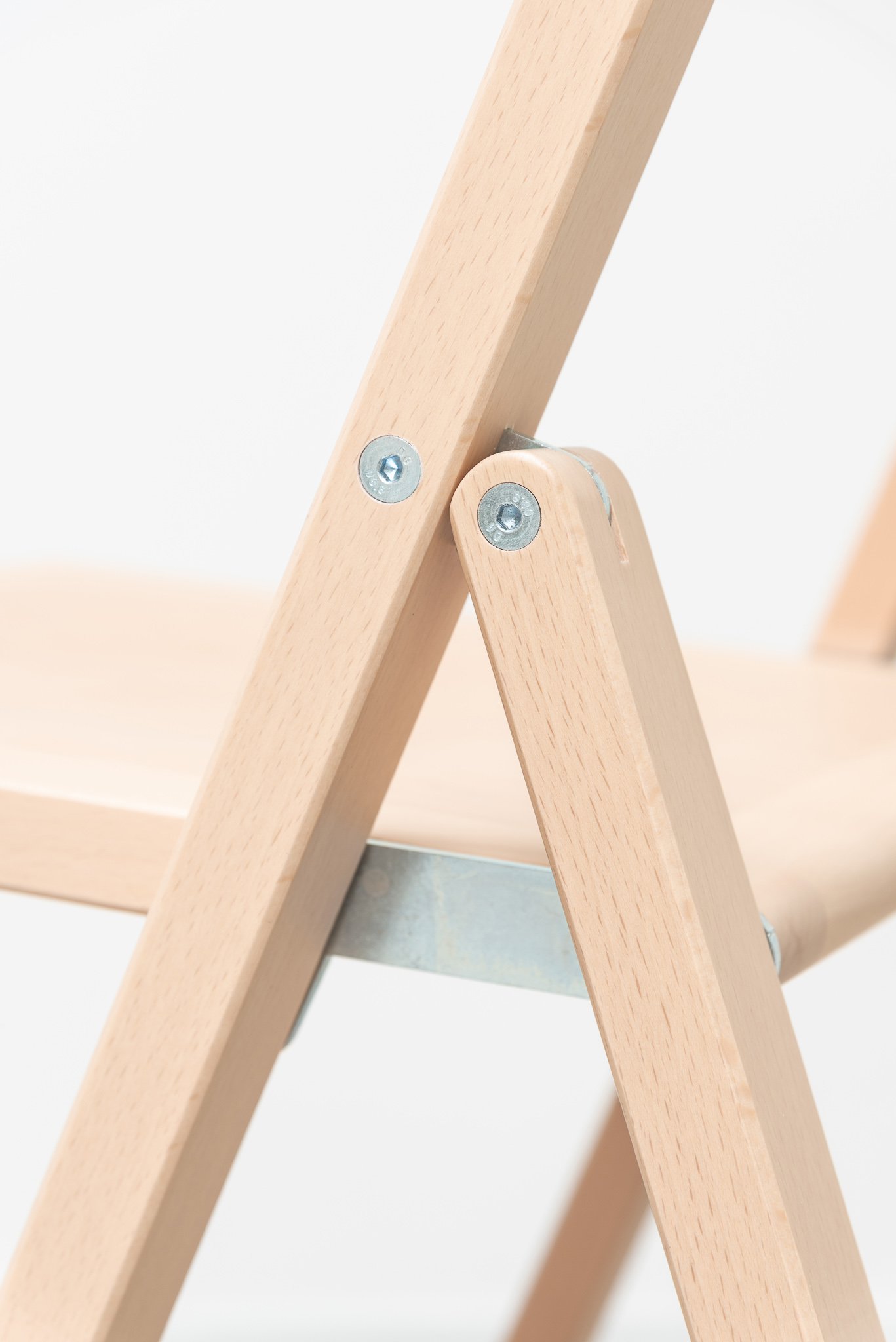 MAGIS // AVIVA - FOLDING CHAIR | NATURAL