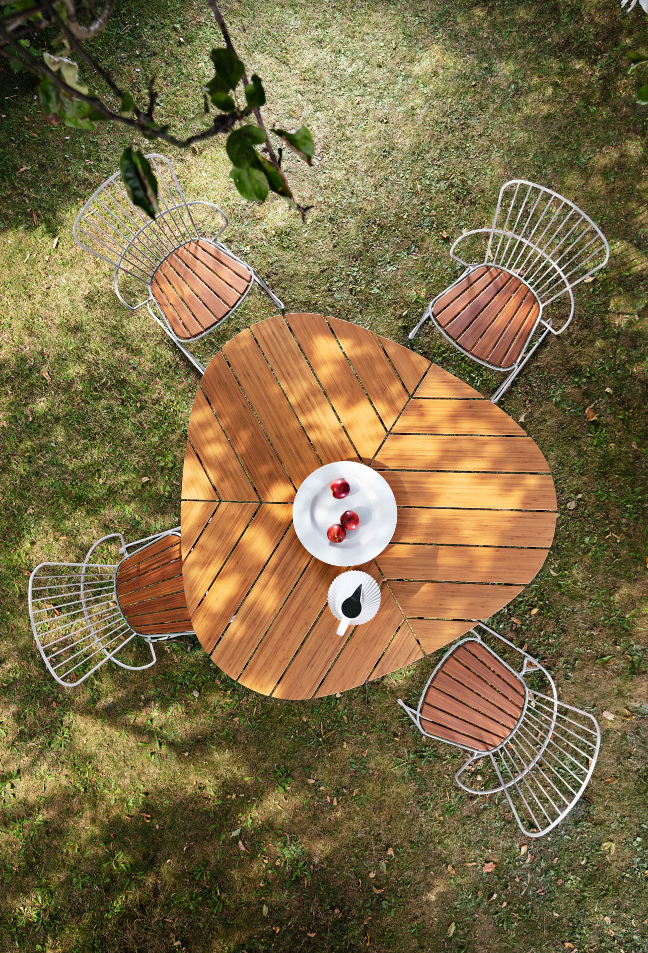 Houe // LEAF Dining Table - Outdoor dining table, bamboo, Ø155cm