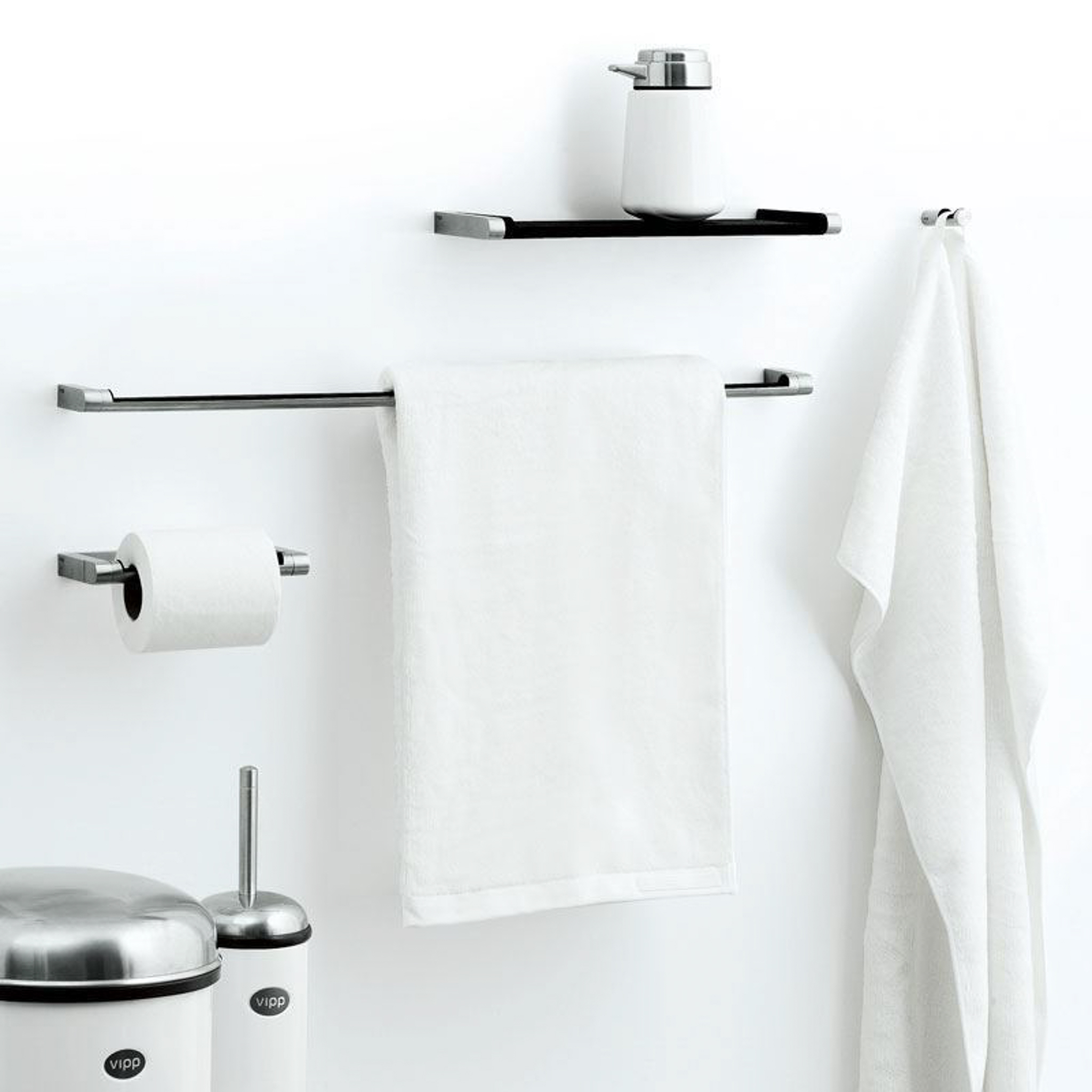 VIPP 8 // TOWEL BAR