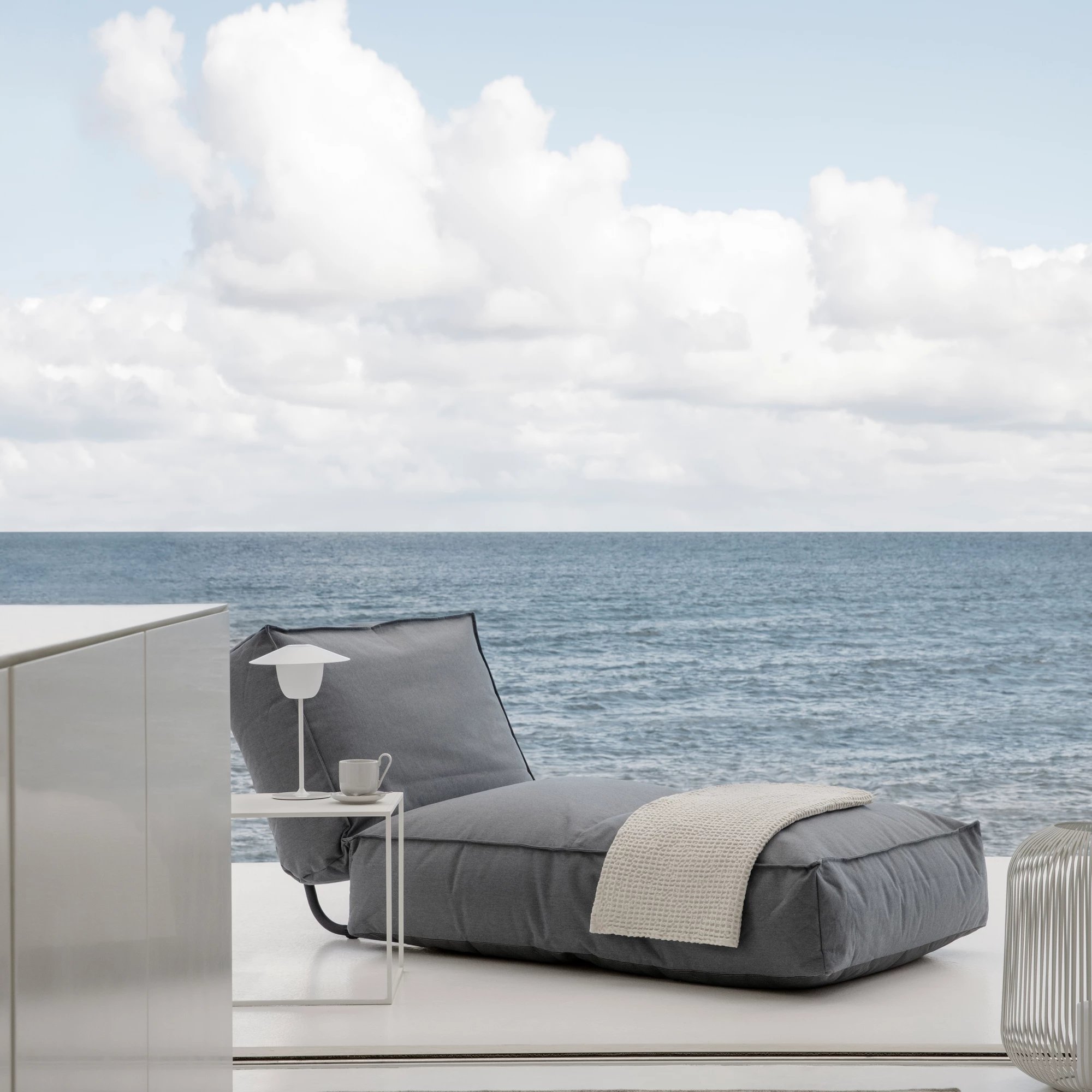 BLOMUS // STAY - OUTDOOR BED S | 80 x 190 cm | CLOUD