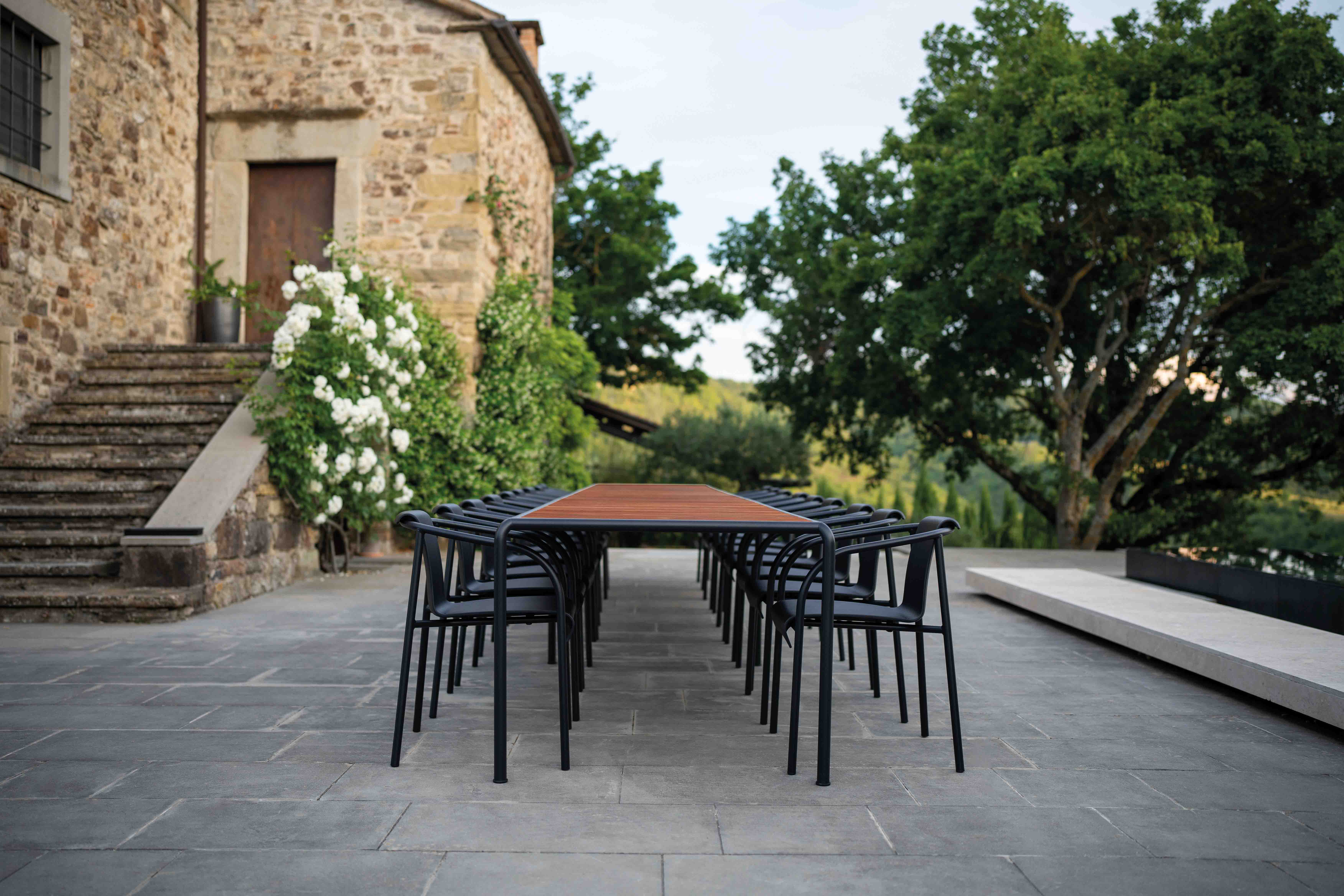 Houe // AVANTI Bench - Garden bench, 130cm, seat ash, frame black