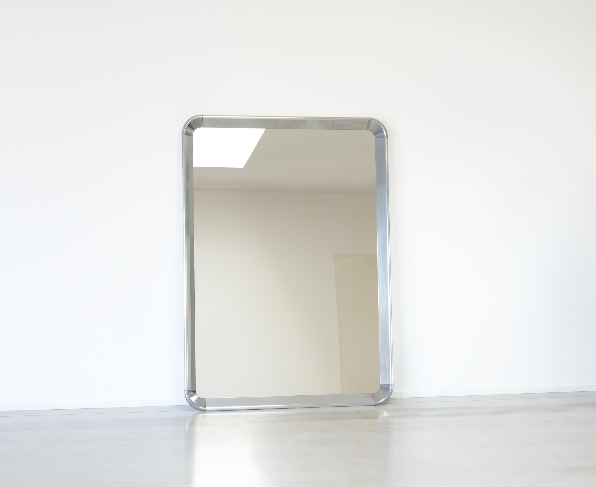 MAGIS // DEJA-VU - STANDING MIRROR | POLAR FRAME | 190CMX137CM