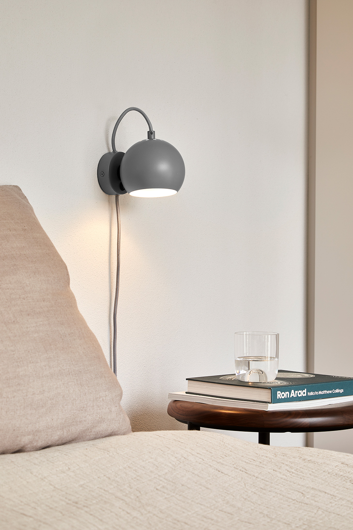 FRANDSEN // BALL WALL LAMP Ø12 EU - WANDLEUCHTE | GLOSSY PALE GREY