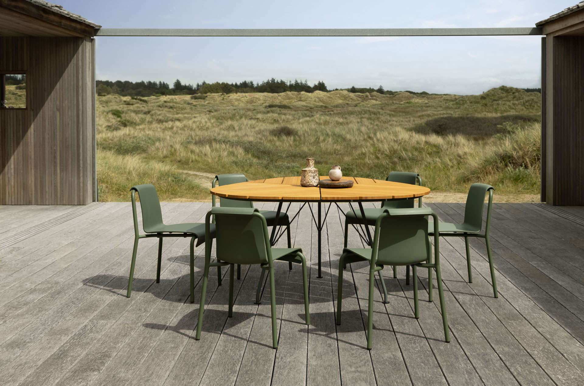 Houe // LEAF Dining Table - Outdoor dining table, bamboo, Ø155cm