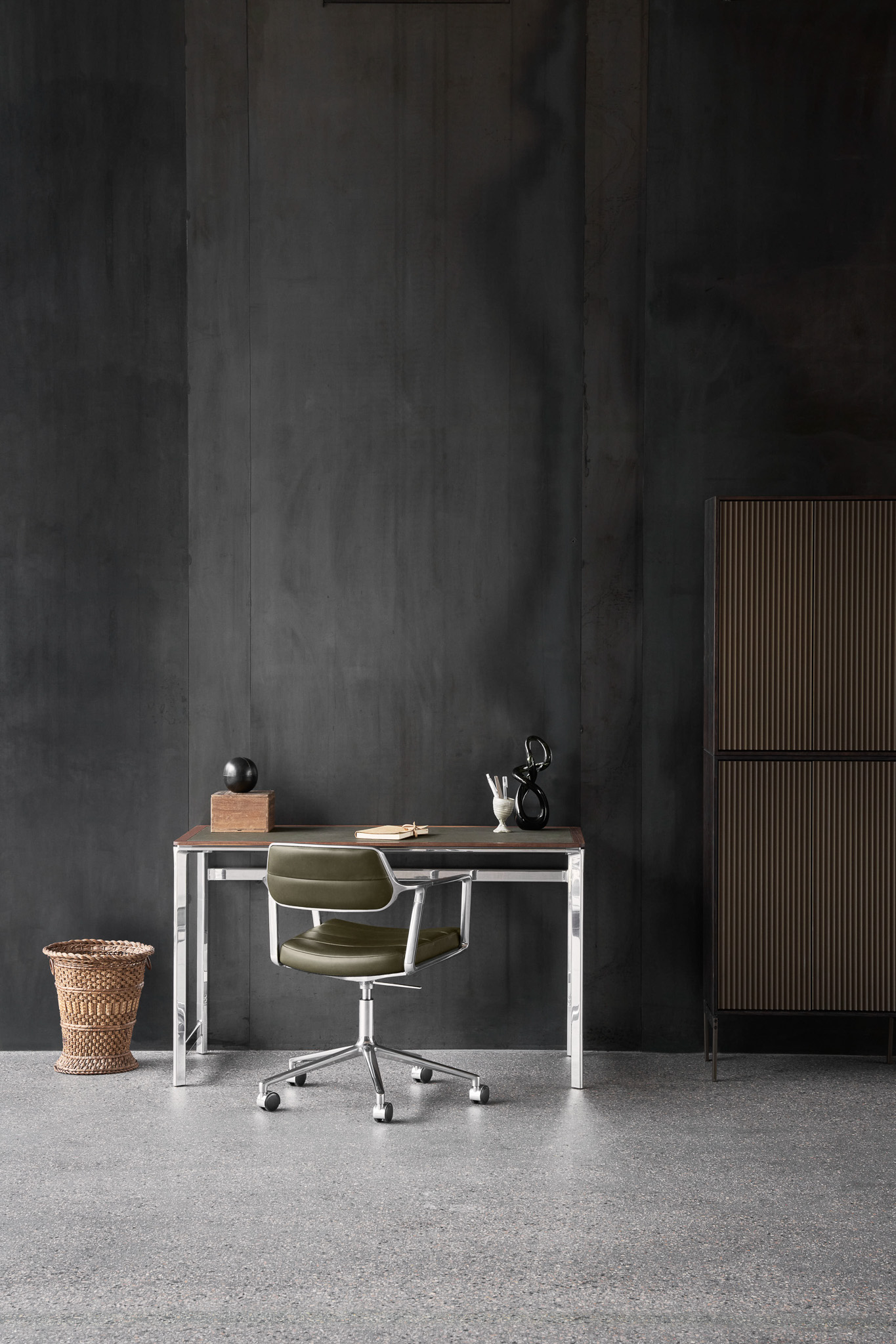 VIPP 430 // STUDIO DESK - SCHREIBTISCH | 60X125 | BOSCO LEATHER