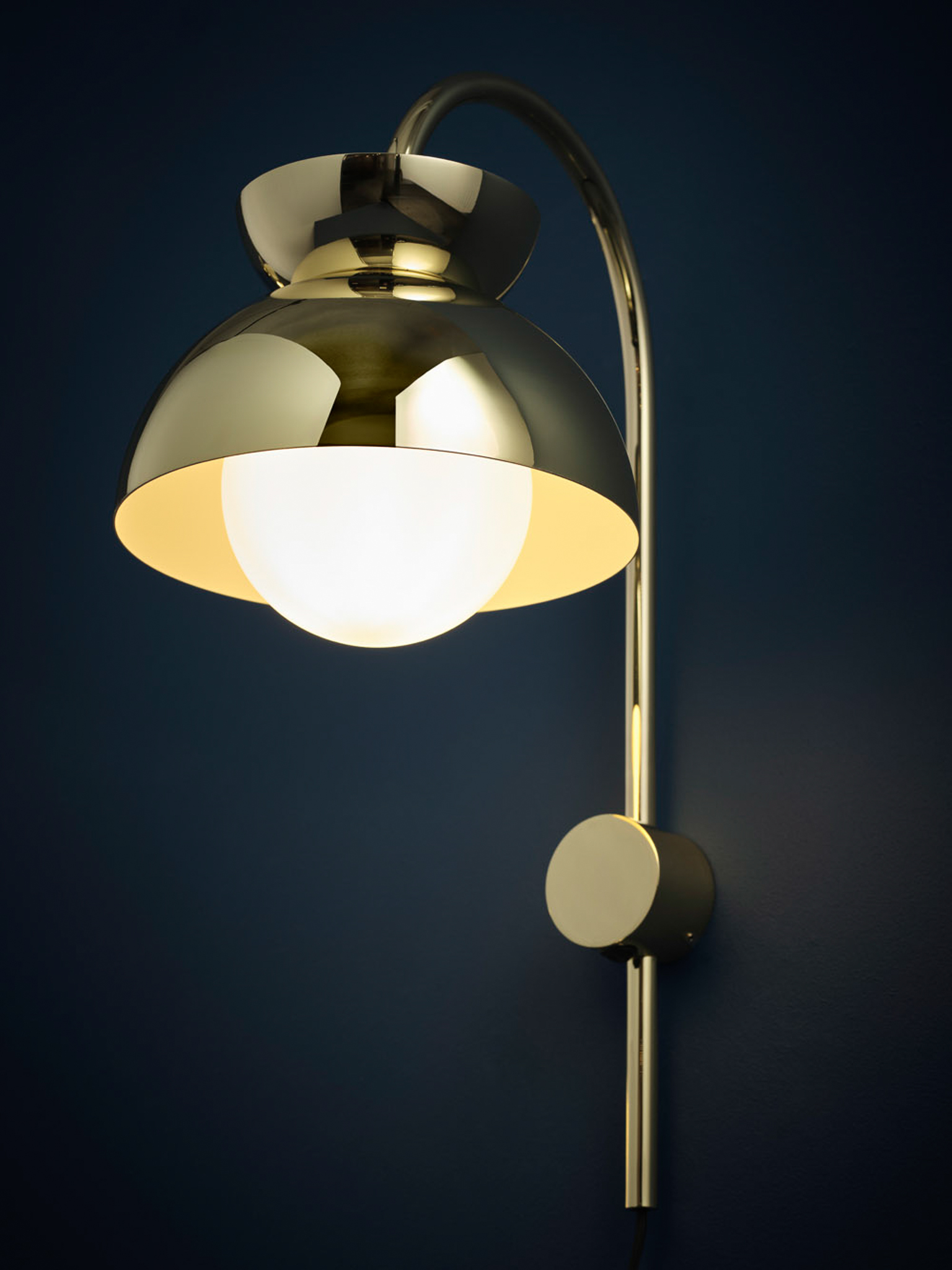 FRANDSEN // BUTTERFLY WALL LAMP EU - BRASS