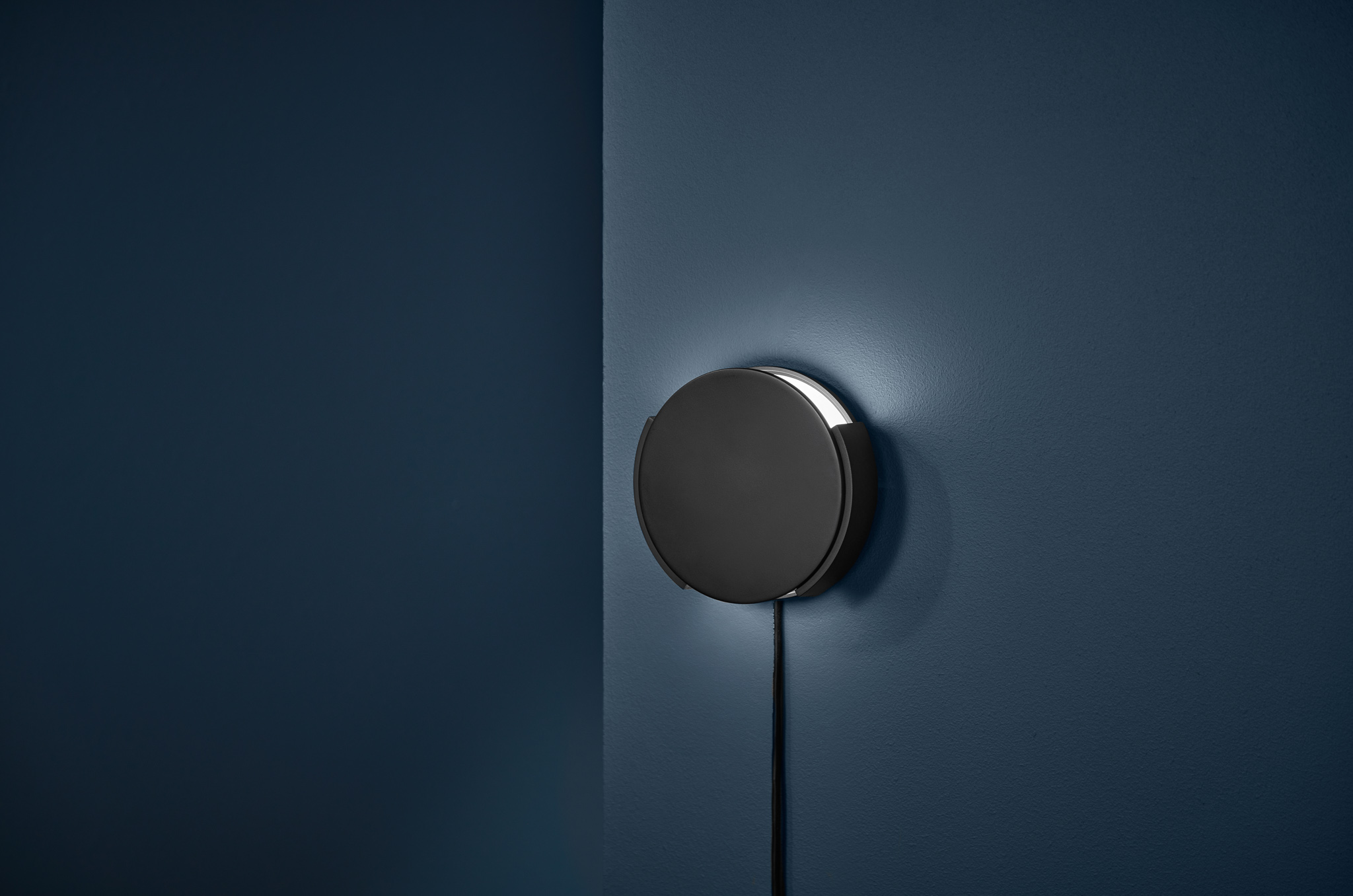 FRANDSEN // ROTATE WALL LAMP EU - BLACK