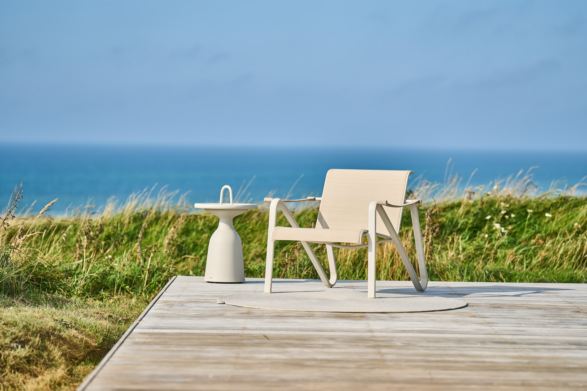 MINDO // MINDO 105 LOUNGE CHAIR - BEIGE