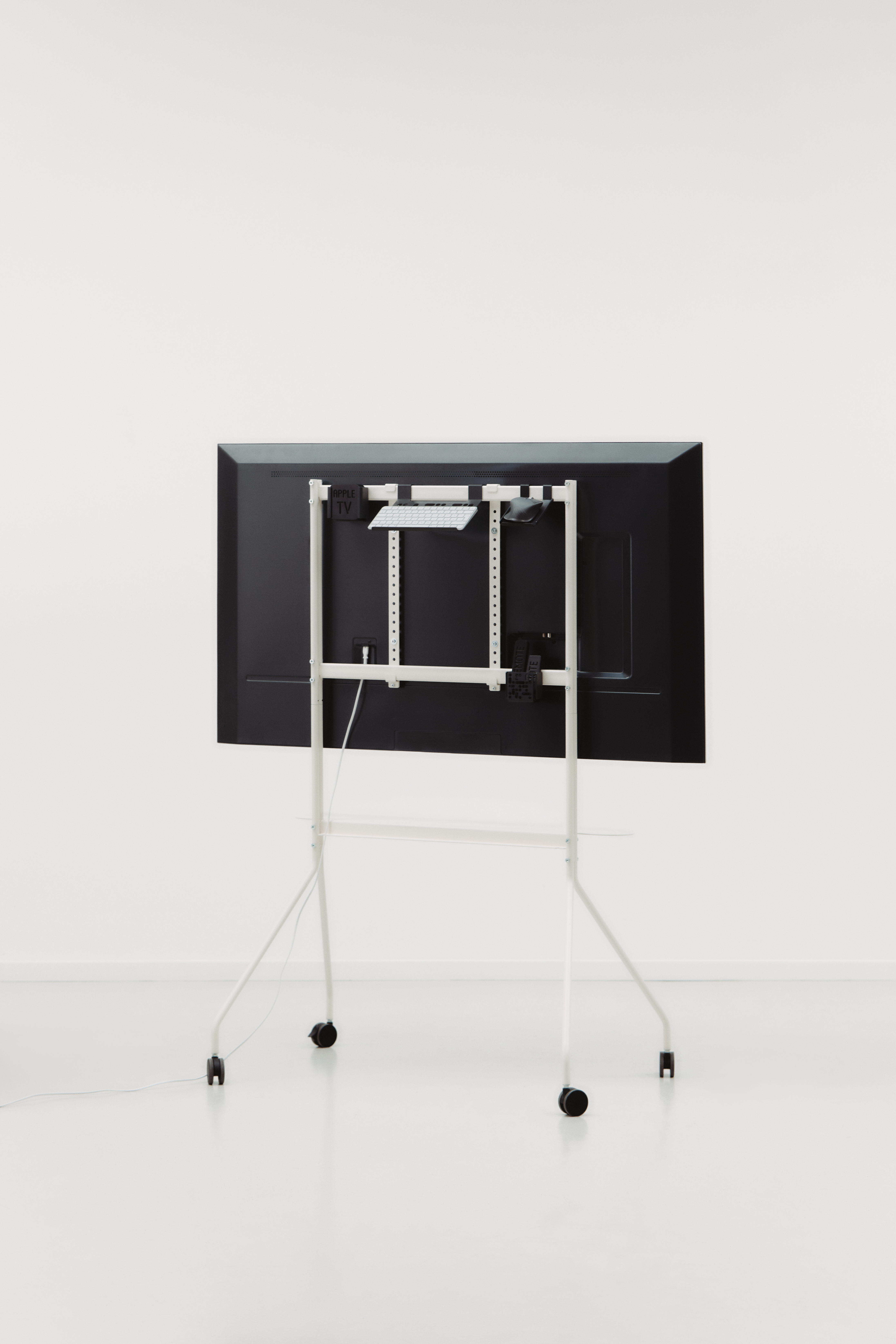 PEDESTAL // MOON PEARL - TV-STAND | PEARL