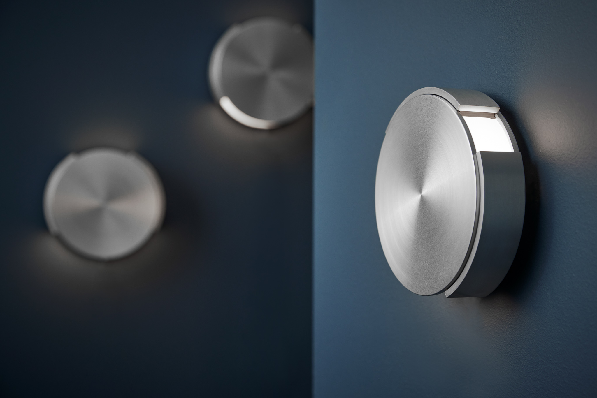 FRANDSEN // ROTATE WALL LAMP EU - WANDLEUCHTE | BRUSHED ALUMINIUM