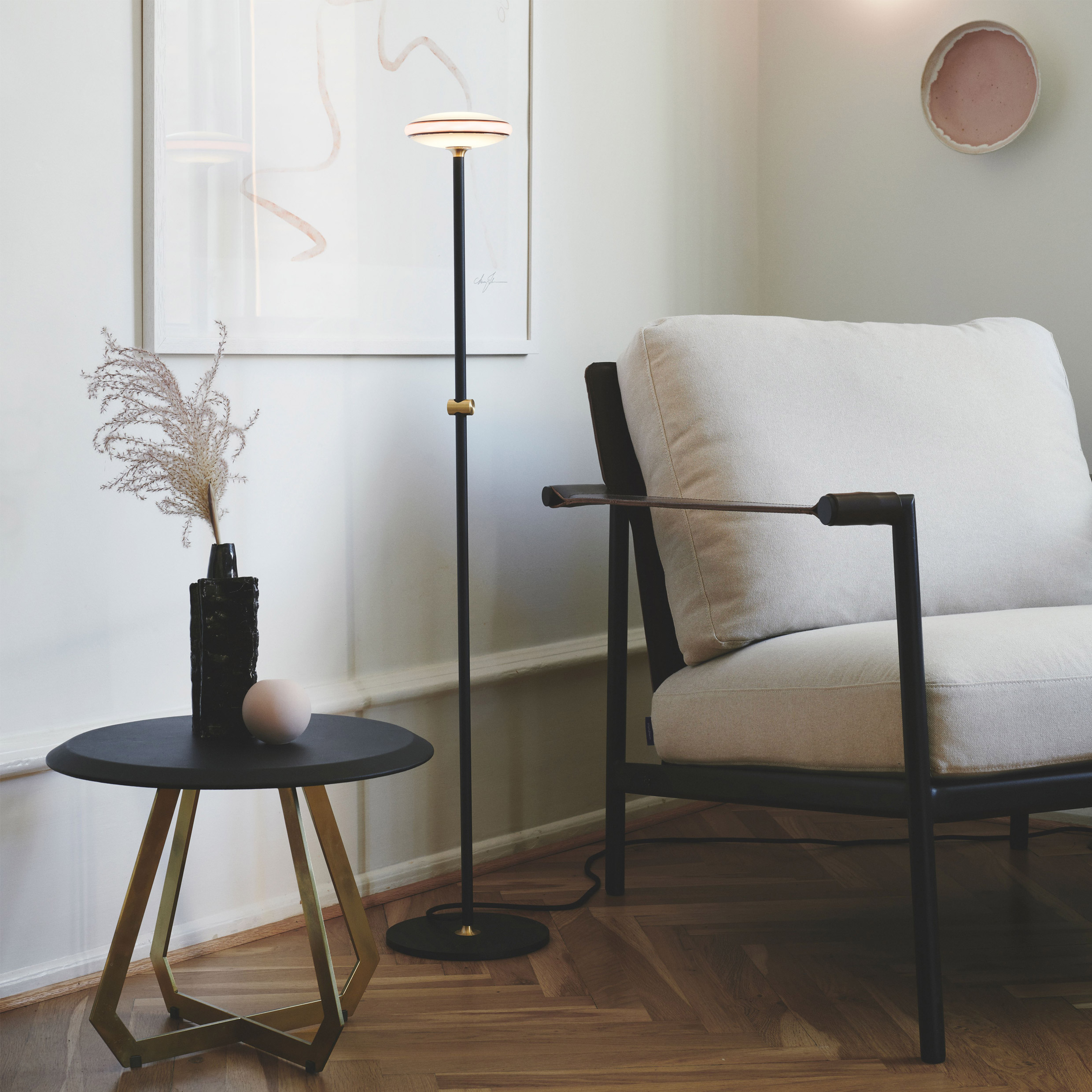 SHADE // ØS1 - FLOOR LAMP | SMART LED LIGHT - WHITE - WITH REMOTE CONTROL