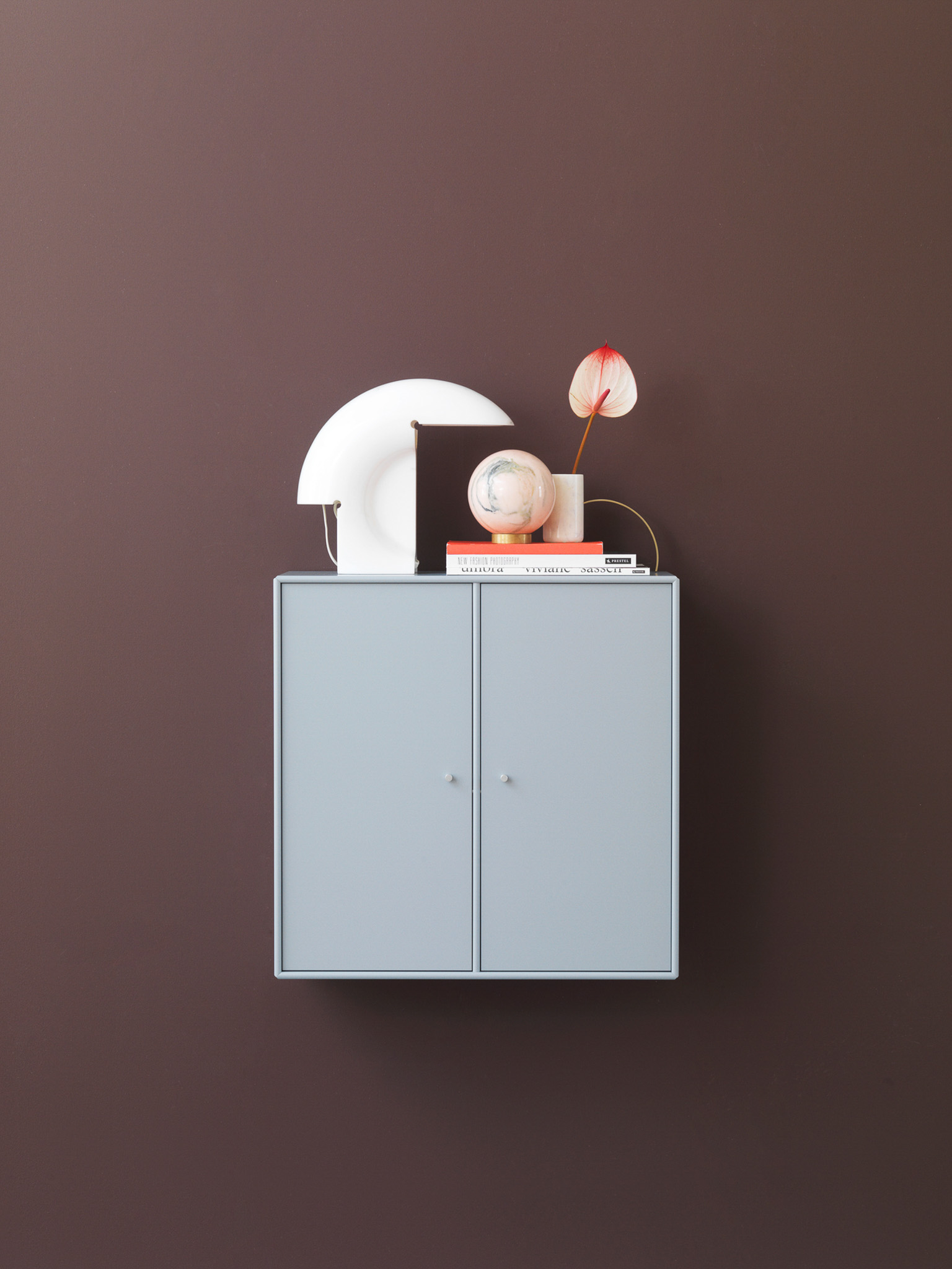 MONTANA // COVER - CABINET | 01 WHITE | LEG COLOR BRASS