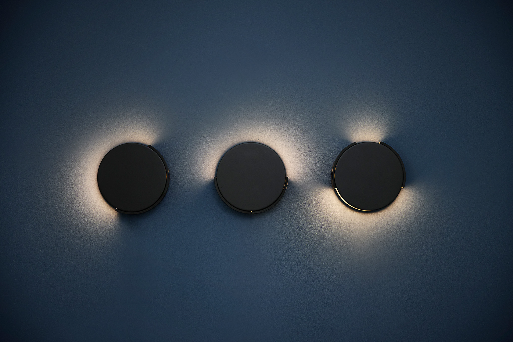 FRANDSEN // ROTATE WALL LAMP EU - BLACK