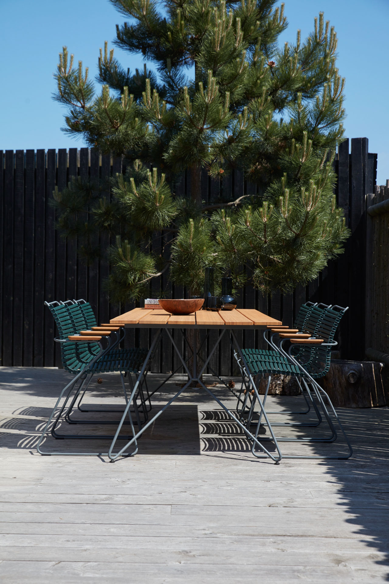 Houe // CLICK Dining Chair - garden chair with armrest, pine green