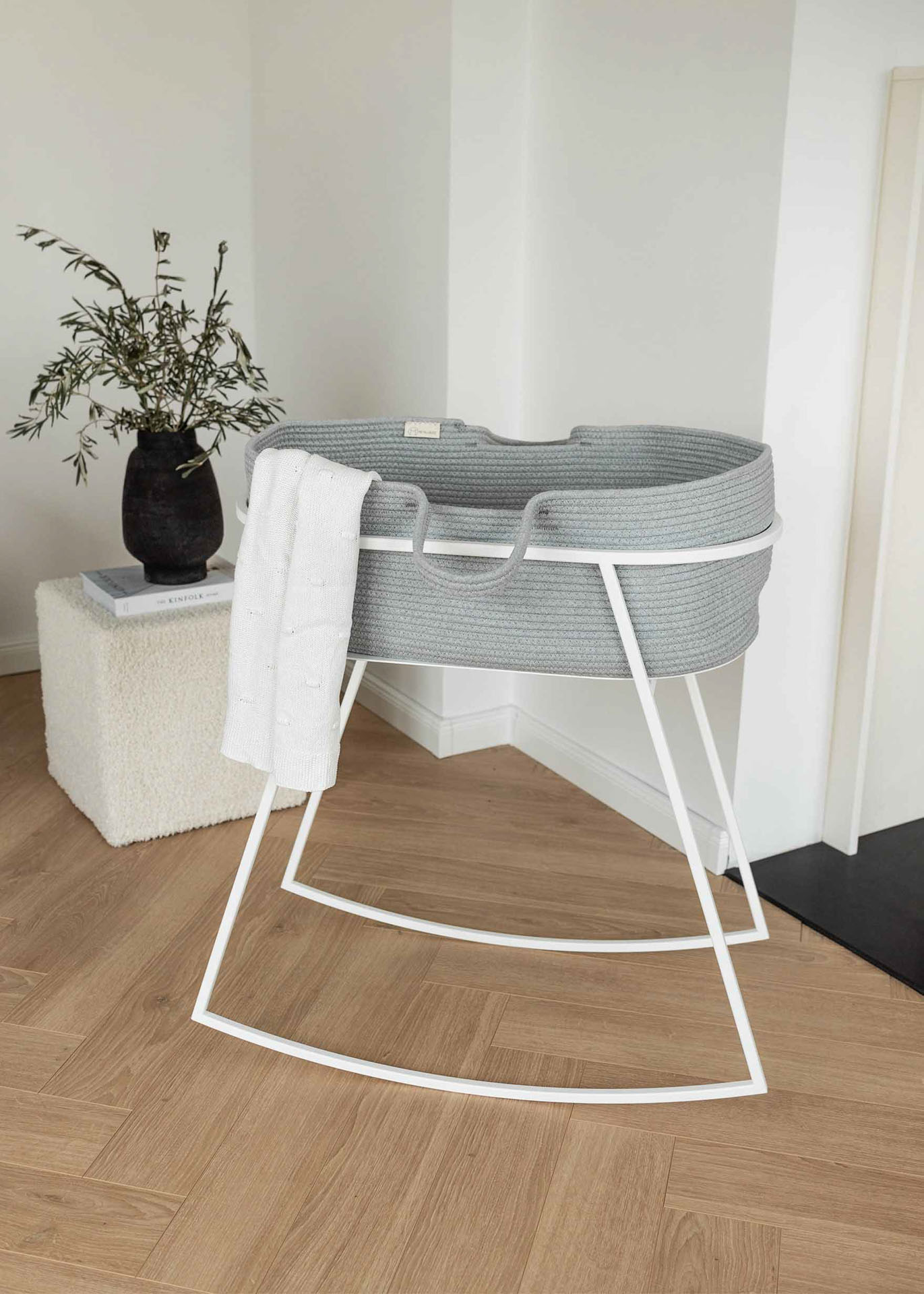 METALLBUDE Korsina Bundle - Baby Cradle  white + Robe Moses Basket  Natural White + Mattress