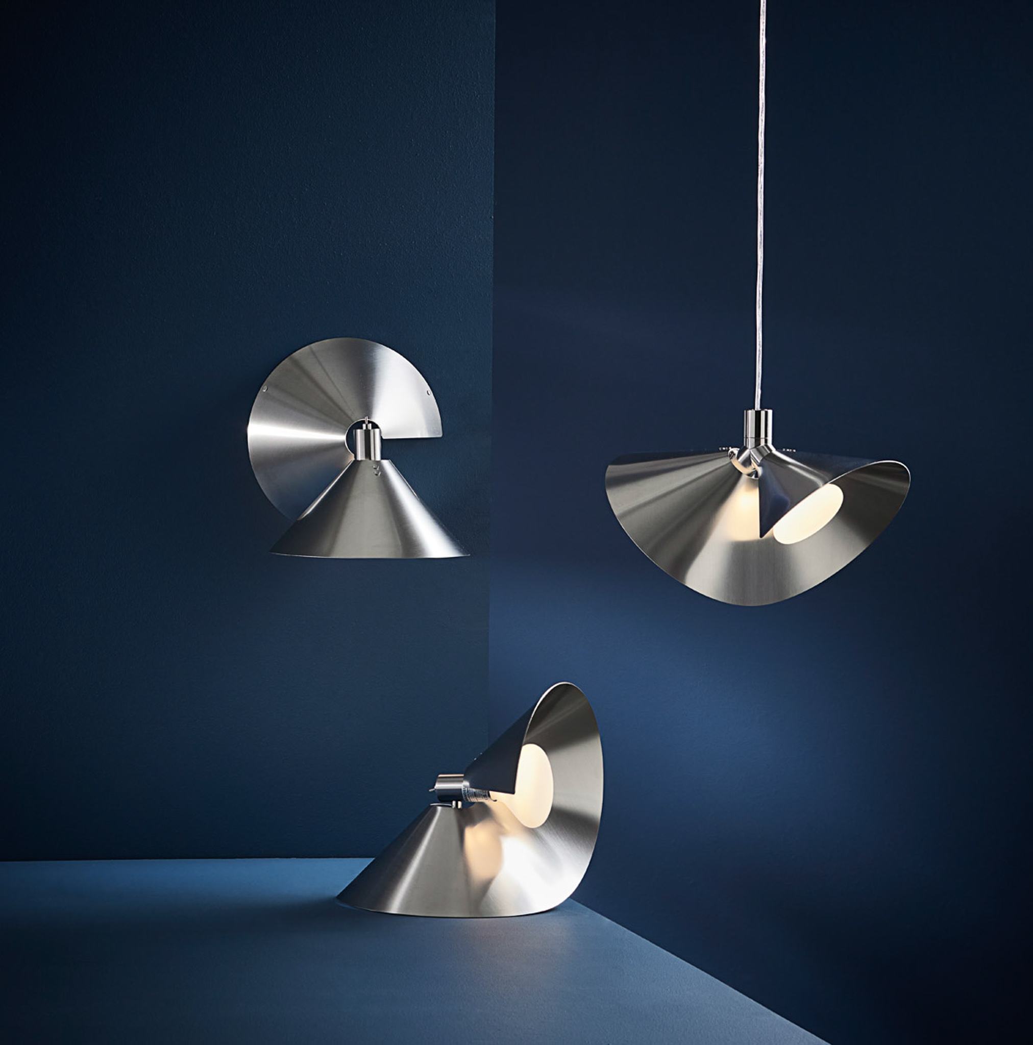 FRANDSEN // PEEL WALL LAMP EU - WANDLEUCHTE | BRUSHED STAINLESS STEEL