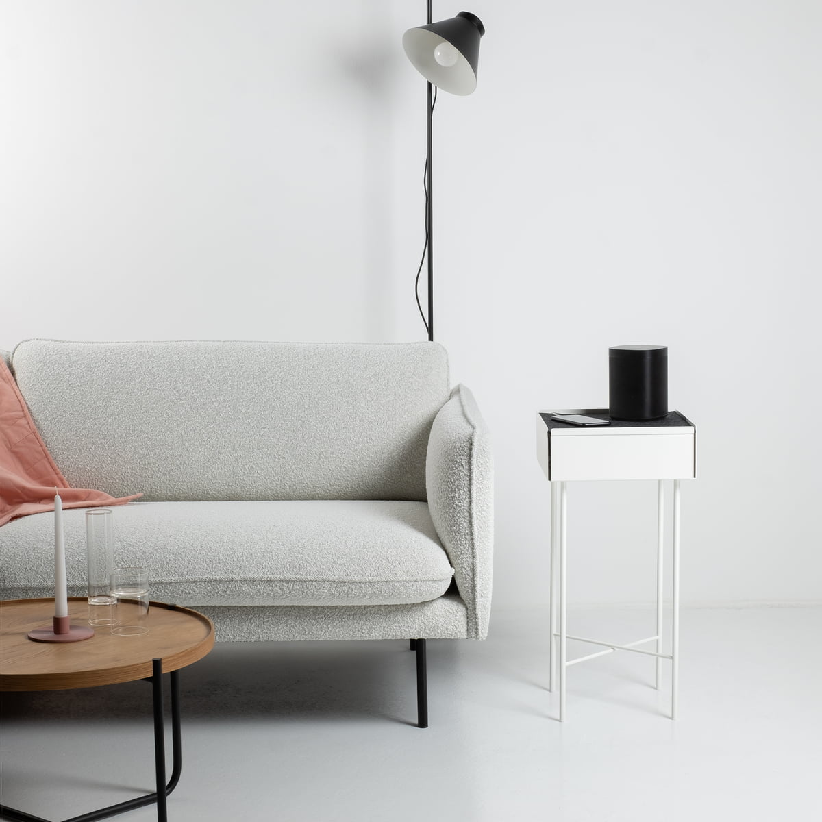 KONSTANTIN SLAWINSKI // CHARGE-TABLE 65 | WEISS