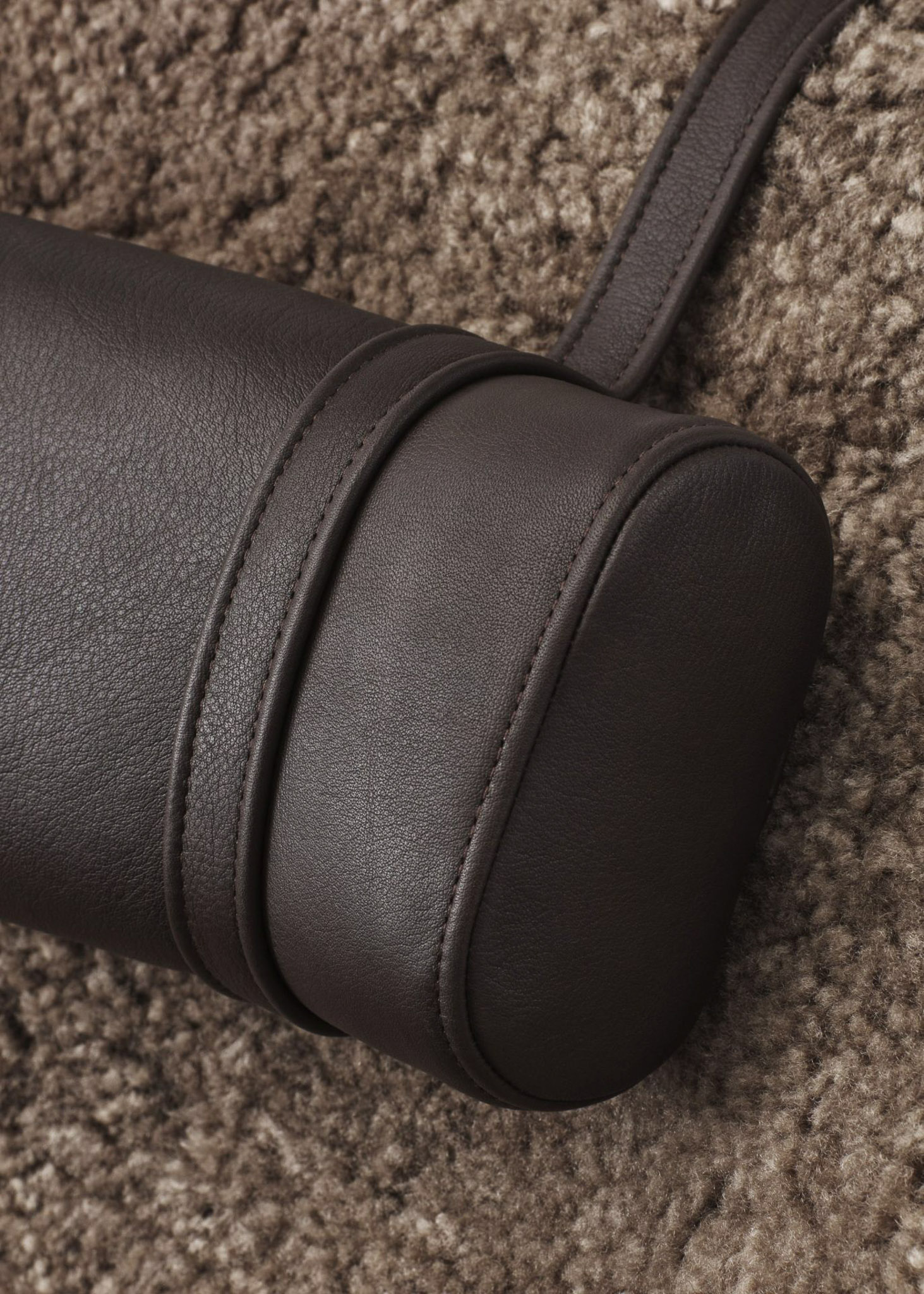 VIPP 468 // NECK REST | DARK LEATHER