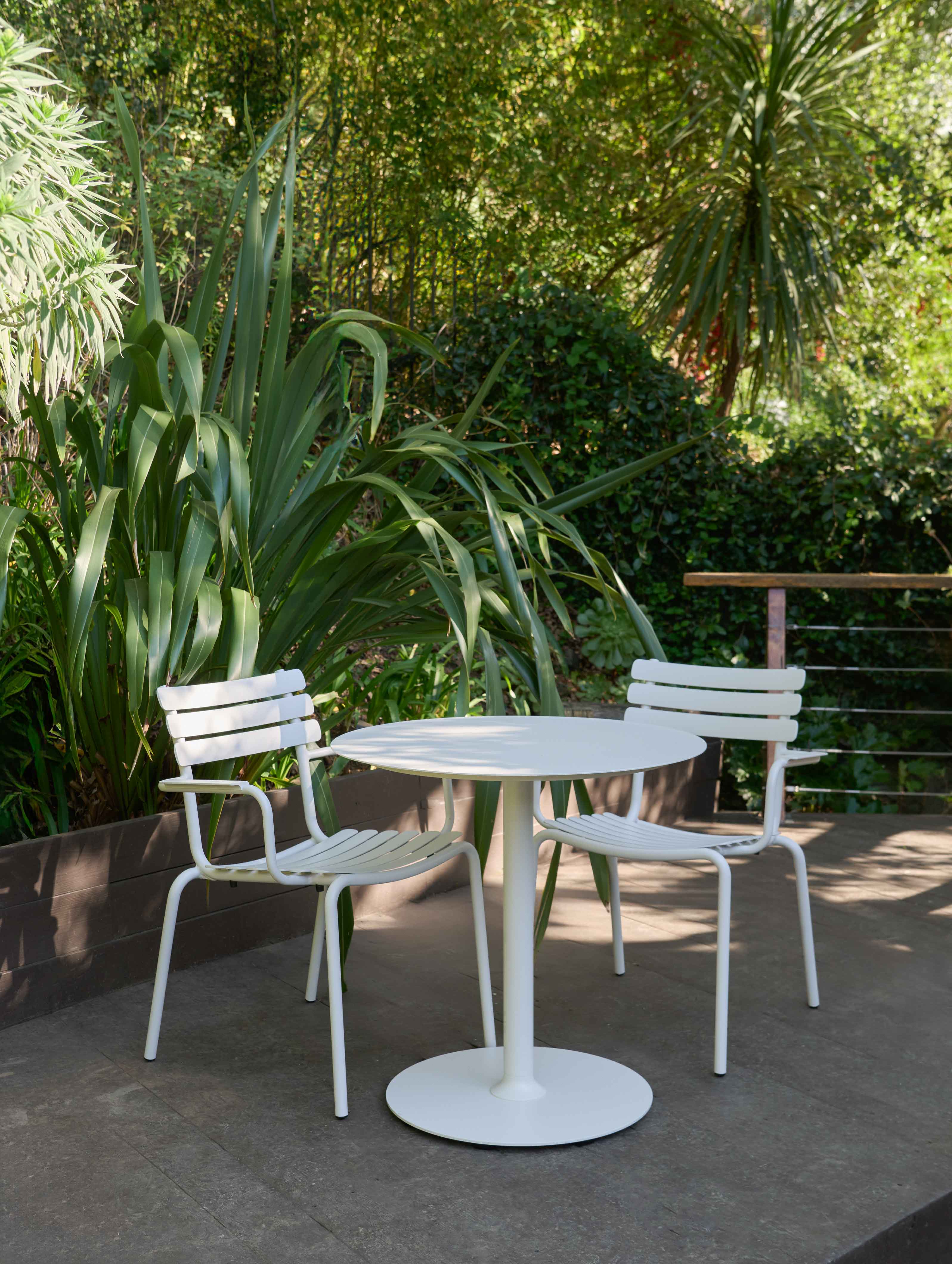 Houe // AVANTI Dining Chair - Garden chair with armrest, ice blue