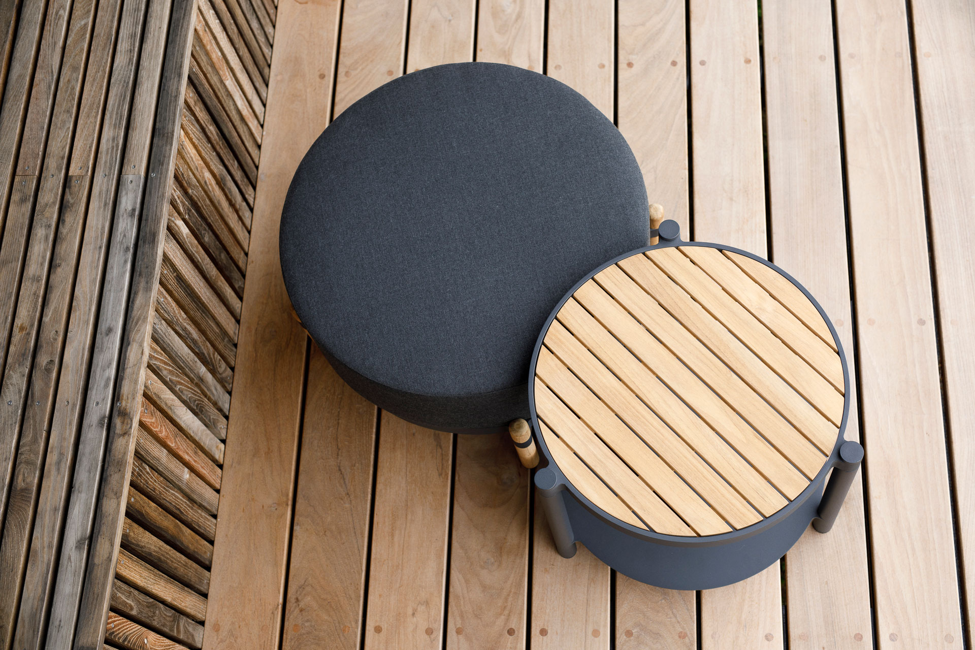 MINDO // MINDO 107 STOOL - DARK GRAY | Soot